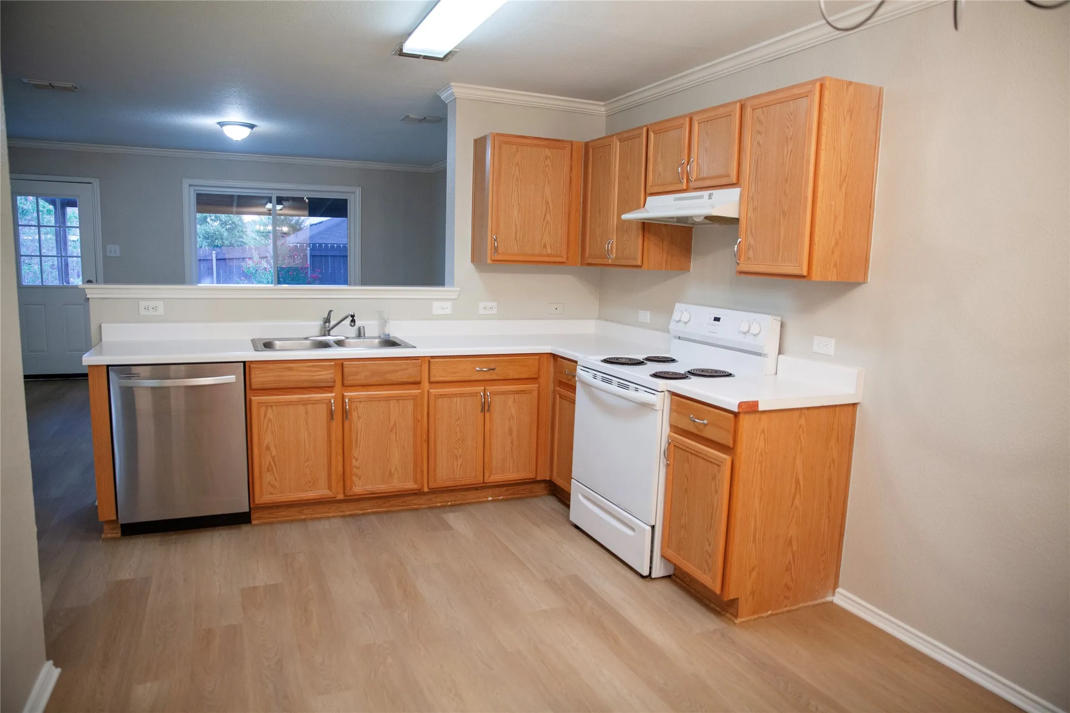 Single Family Residence For Rent in Denton County , 116 Pintail Lane, Sanger, Texas 76266, 3 Bedroom, 2 Bathroom, 2 Garage spaces, 1,252 Sqft, built in 2005, mls#21367743, Real Estate Agent in Sanger, Homes For Rent in Denton county, Homes For Rent in Sanger, Realtor in Sanger Texas, Real Estate Brokerage Independent Realty Texas, Luminita Cordes Realtor