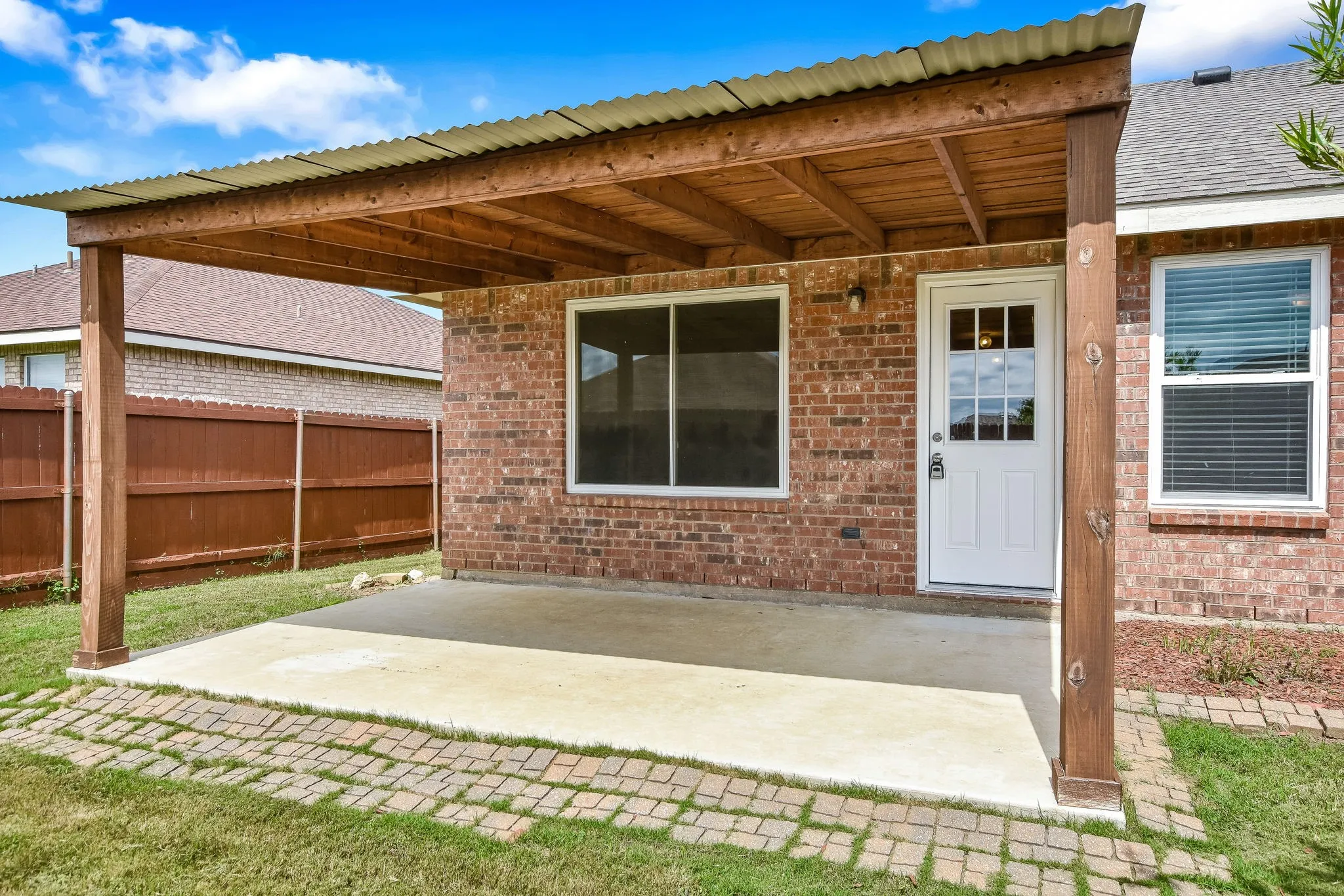 Single Family Residence For Rent in Denton County , 116 Pintail Lane, Sanger, Texas 76266, 3 Bedroom, 2 Bathroom, 2 Garage spaces, 1,252 Sqft, built in 2005, mls#21367743, Real Estate Agent in Sanger, Homes For Rent in Denton county, Homes For Rent in Sanger, Realtor in Sanger Texas, Real Estate Brokerage Independent Realty Texas, Luminita Cordes Realtor
