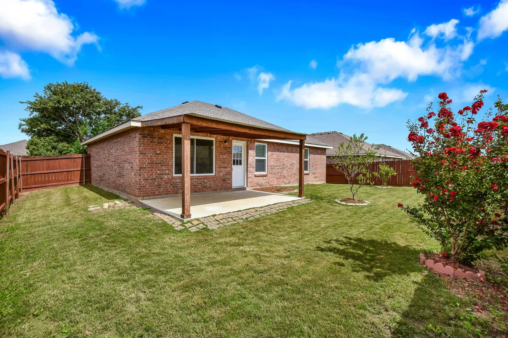 Single Family Residence For Rent in Denton County , 116 Pintail Lane, Sanger, Texas 76266, 3 Bedroom, 2 Bathroom, 2 Garage spaces, 1,252 Sqft, built in 2005, mls#21367743, Real Estate Agent in Sanger, Homes For Rent in Denton county, Homes For Rent in Sanger, Realtor in Sanger Texas, Real Estate Brokerage Independent Realty Texas, Luminita Cordes Realtor