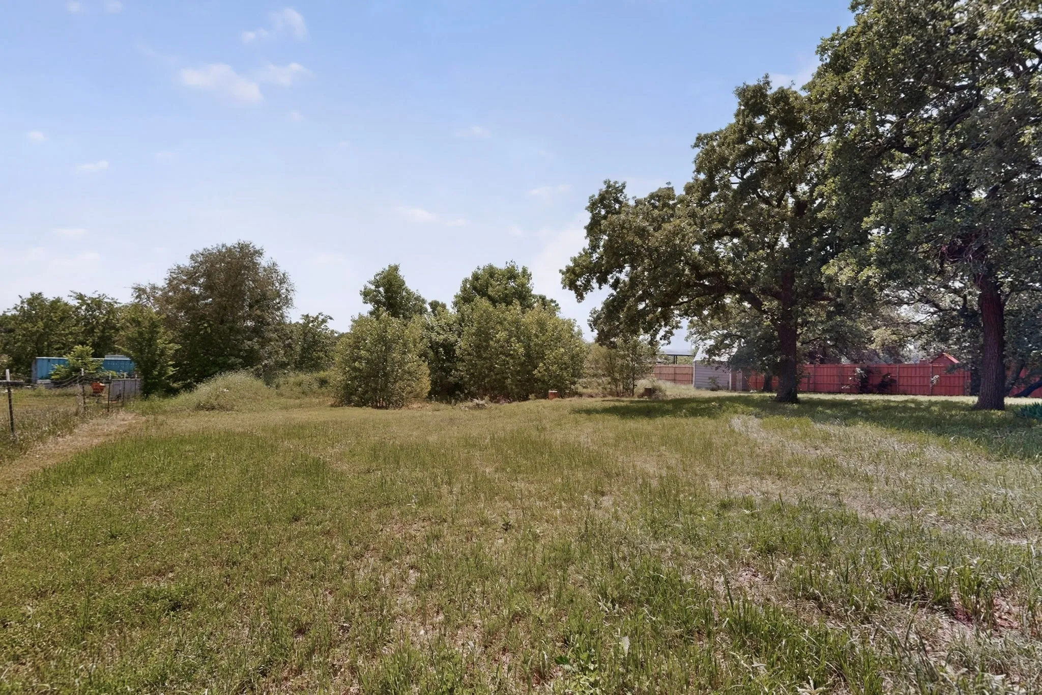 Single Family Residence For Sale in Johnson County , 1880 Houston Road, Burleson, Texas 76028, 4 Bedroom, 3 Bathroom, Garage spaces, 2,836 Sqft, built in 1975, mls#21367809, Real Estate Agent in Burleson, Homes For Sale in Johnson county, Homes For Sale in Burleson, Realtor in Burleson Texas, Real Estate Brokerage Independent Realty Texas, Luminita Cordes Realtor