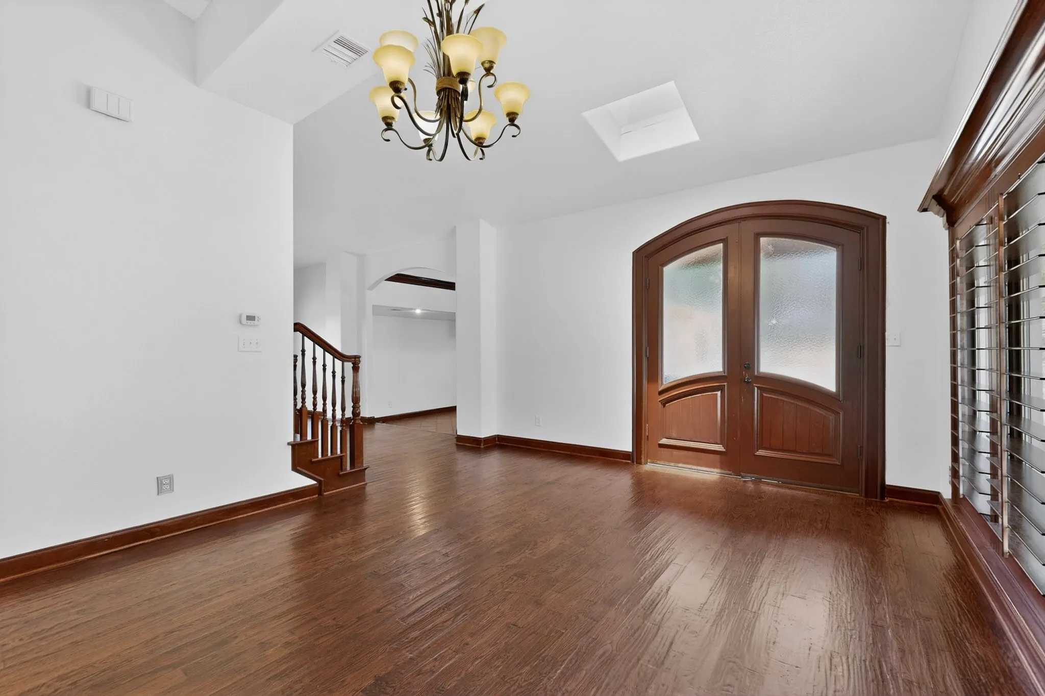Beautiful Foyer/ dining Area