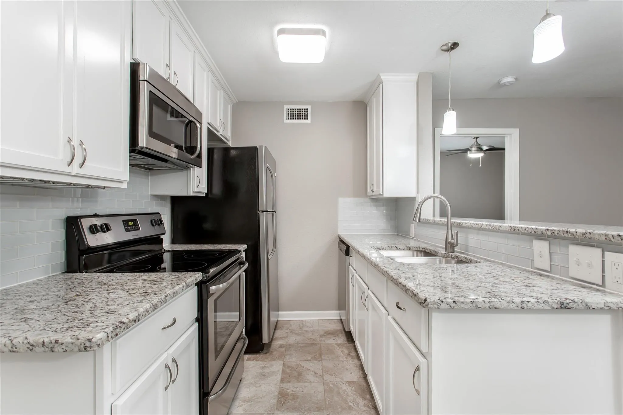Apartment For Rent in Dallas County , 4319 Mc Kinney Avenue 205, Dallas, Texas 75205, 1 Bedroom, 1 Bathroom, Garage spaces, 600 Sqft, built in 1975, mls#21370188, Real Estate Agent in Dallas, Homes For Rent in Dallas county, Homes For Rent in Dallas, Realtor in Dallas Texas, Real Estate Brokerage Independent Realty Texas, Luminita Cordes Realtor