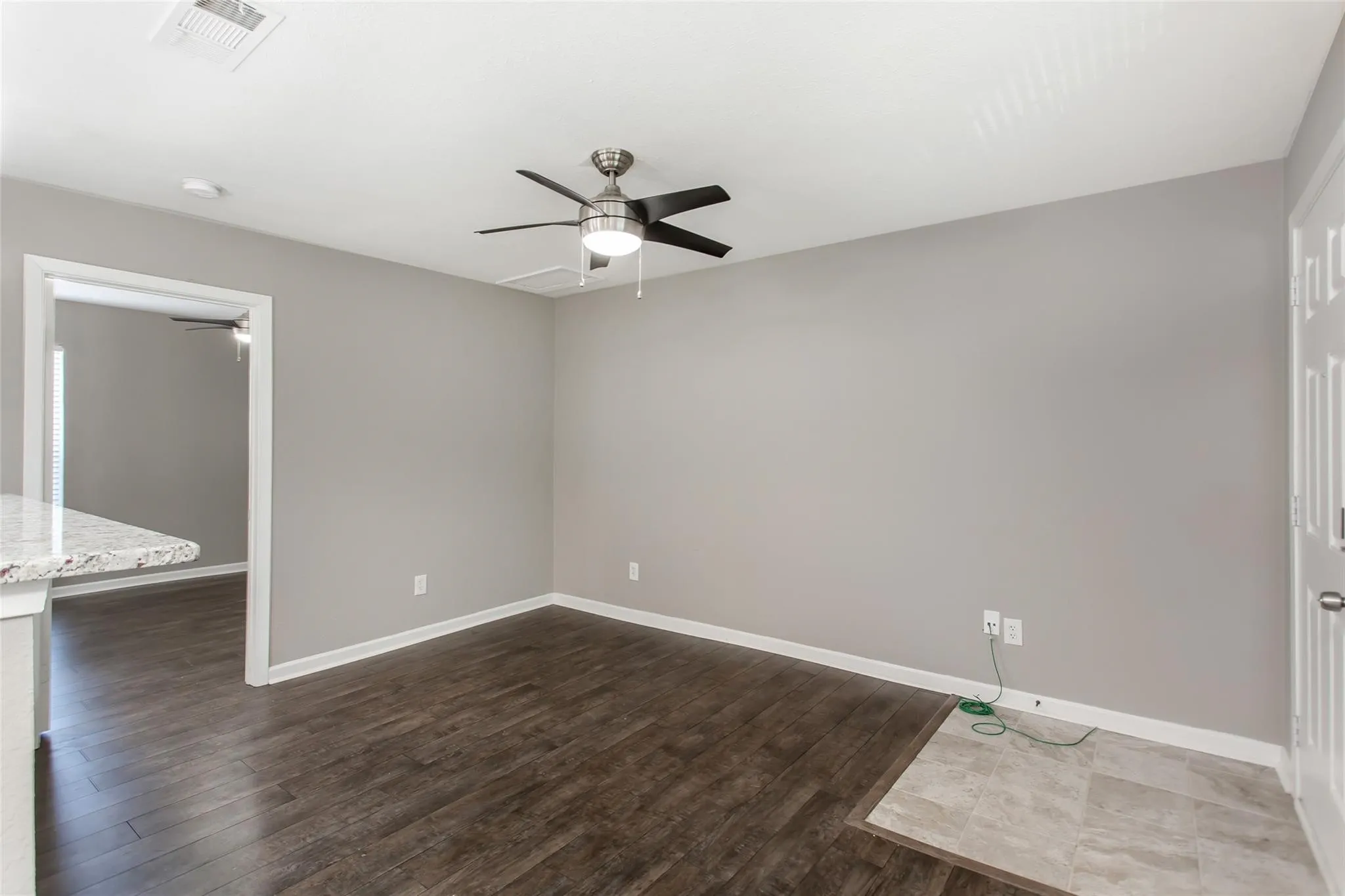Apartment For Rent in Dallas County , 4319 Mc Kinney Avenue 205, Dallas, Texas 75205, 1 Bedroom, 1 Bathroom, Garage spaces, 600 Sqft, built in 1975, mls#21370188, Real Estate Agent in Dallas, Homes For Rent in Dallas county, Homes For Rent in Dallas, Realtor in Dallas Texas, Real Estate Brokerage Independent Realty Texas, Luminita Cordes Realtor