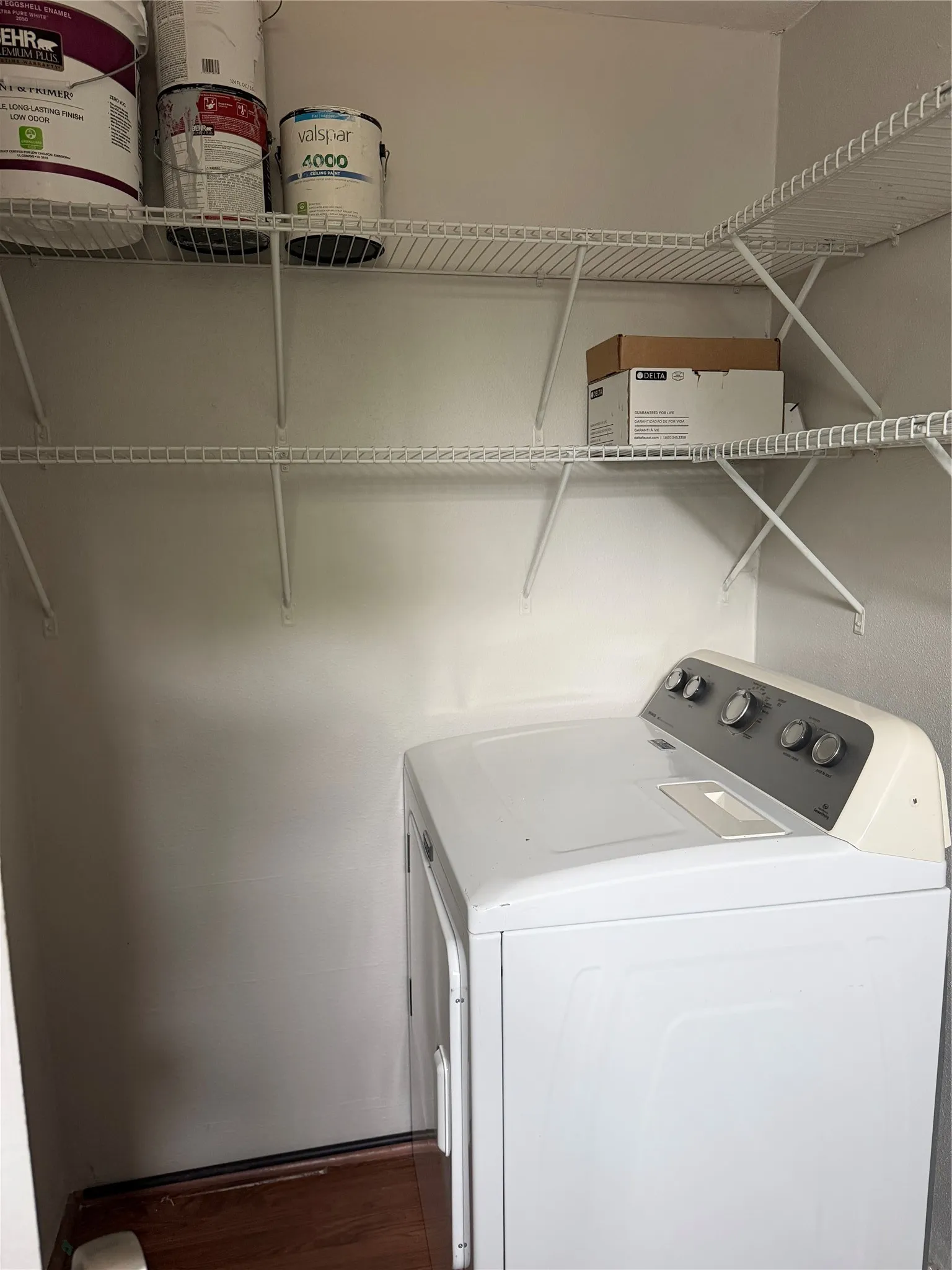 Single Family Residence For Rent in Tarrant County , 4233 Alamo, Fort Worth, Texas 76107, 3 Bedroom, 2 Bathroom, Garage spaces, 1,060 Sqft, built in 1942, mls#21364677, Real Estate Agent in Fort Worth, Homes For Rent in Tarrant county, Homes For Rent in Fort Worth, Realtor in Fort Worth Texas, Real Estate Brokerage Independent Realty Texas, Luminita Cordes Realtor