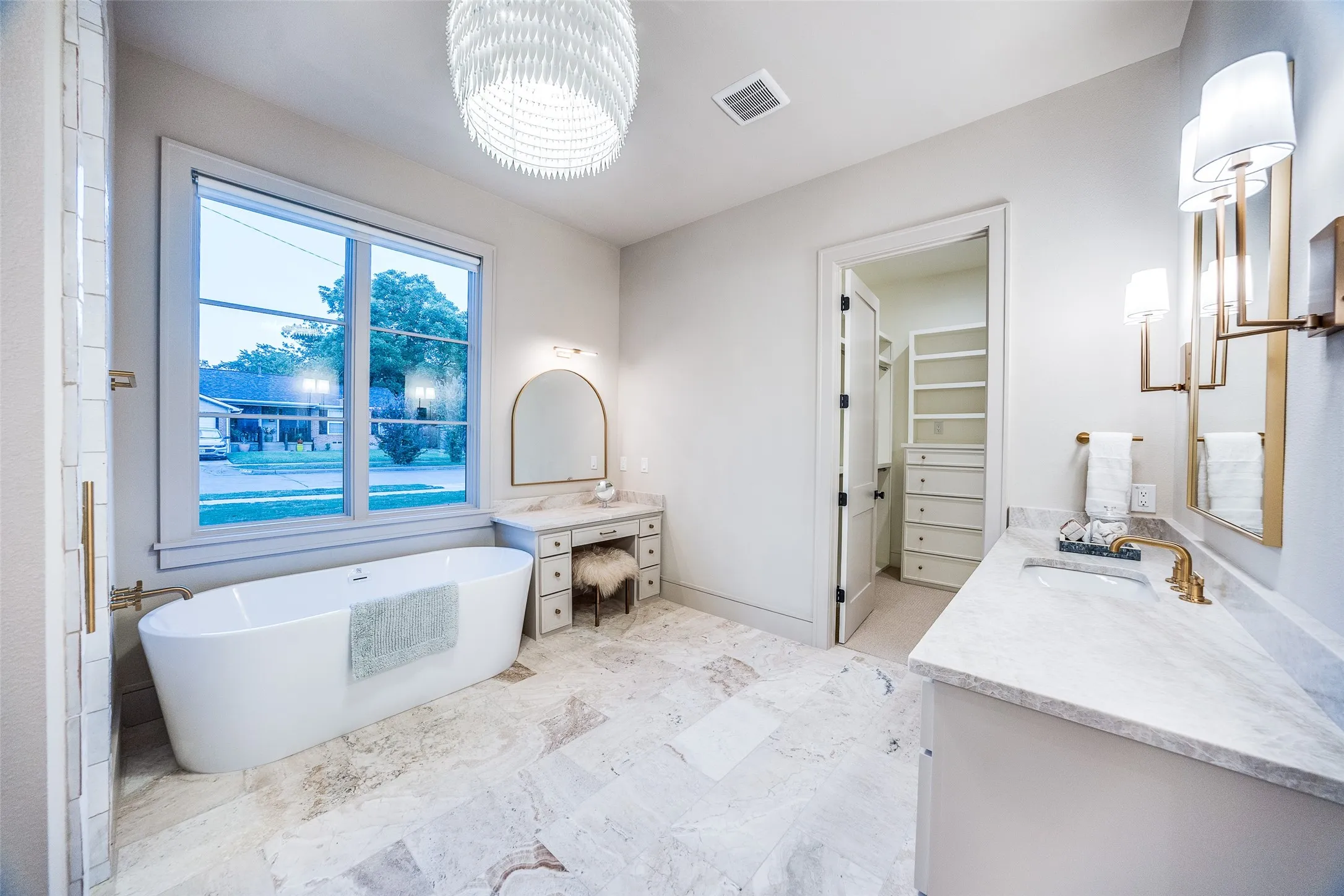 Single Family Residence For Sale in Dallas County , 3935 Hawick Lane, Dallas, Texas 75220, 5 Bedroom, 6 Bathroom, 3 Garage spaces, 4,435 Sqft, built in 2025, mls#21367392, Real Estate Agent in Dallas, Homes For Sale in Dallas county, Homes For Sale in Dallas, Realtor in Dallas Texas, Real Estate Brokerage Independent Realty Texas, Luminita Cordes Realtor