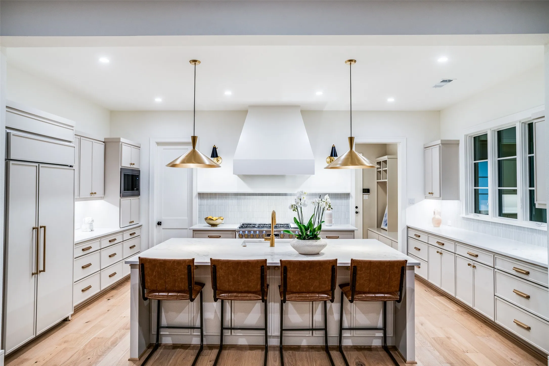 Single Family Residence For Sale in Dallas County , 3935 Hawick Lane, Dallas, Texas 75220, 5 Bedroom, 6 Bathroom, 3 Garage spaces, 4,435 Sqft, built in 2025, mls#21367392, Real Estate Agent in Dallas, Homes For Sale in Dallas county, Homes For Sale in Dallas, Realtor in Dallas Texas, Real Estate Brokerage Independent Realty Texas, Luminita Cordes Realtor