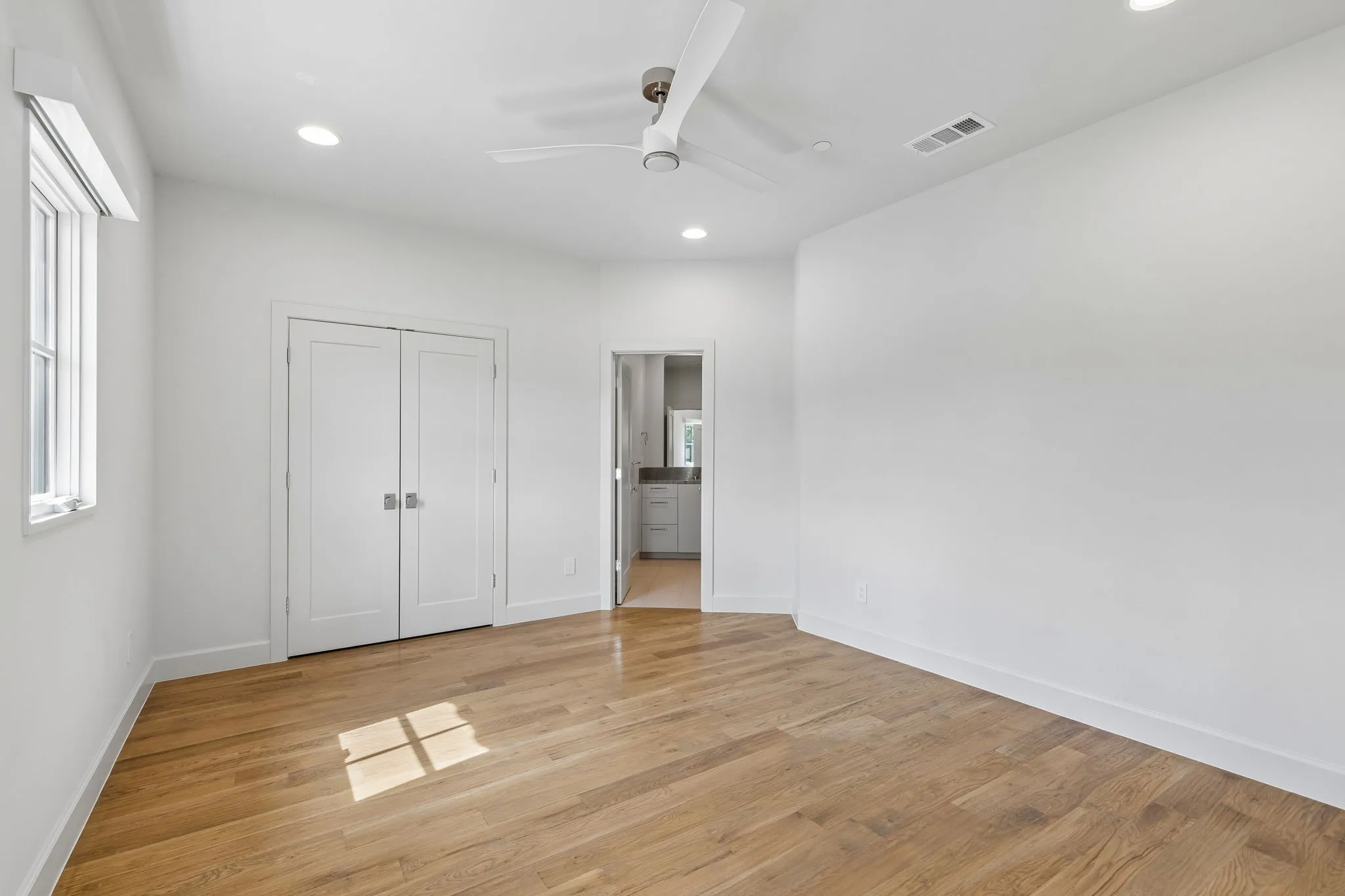Townhouse For Sale in Tarrant County , 76 Cortes Drive, Westlake, Texas 76262, 3 Bedroom, 4 Bathroom, 2 Garage spaces, 3,107 Sqft, built in 2023, mls#21367995, Real Estate Agent in Westlake, Homes For Sale in Tarrant county, Homes For Sale in Westlake, Realtor in Westlake Texas, Real Estate Brokerage Independent Realty Texas, Luminita Cordes Realtor