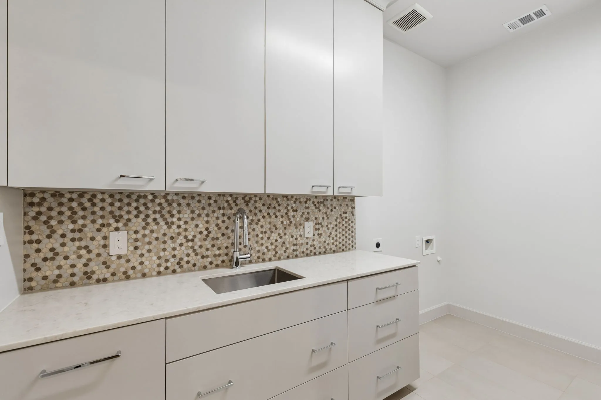 Townhouse For Sale in Tarrant County , 76 Cortes Drive, Westlake, Texas 76262, 3 Bedroom, 4 Bathroom, 2 Garage spaces, 3,107 Sqft, built in 2023, mls#21367995, Real Estate Agent in Westlake, Homes For Sale in Tarrant county, Homes For Sale in Westlake, Realtor in Westlake Texas, Real Estate Brokerage Independent Realty Texas, Luminita Cordes Realtor