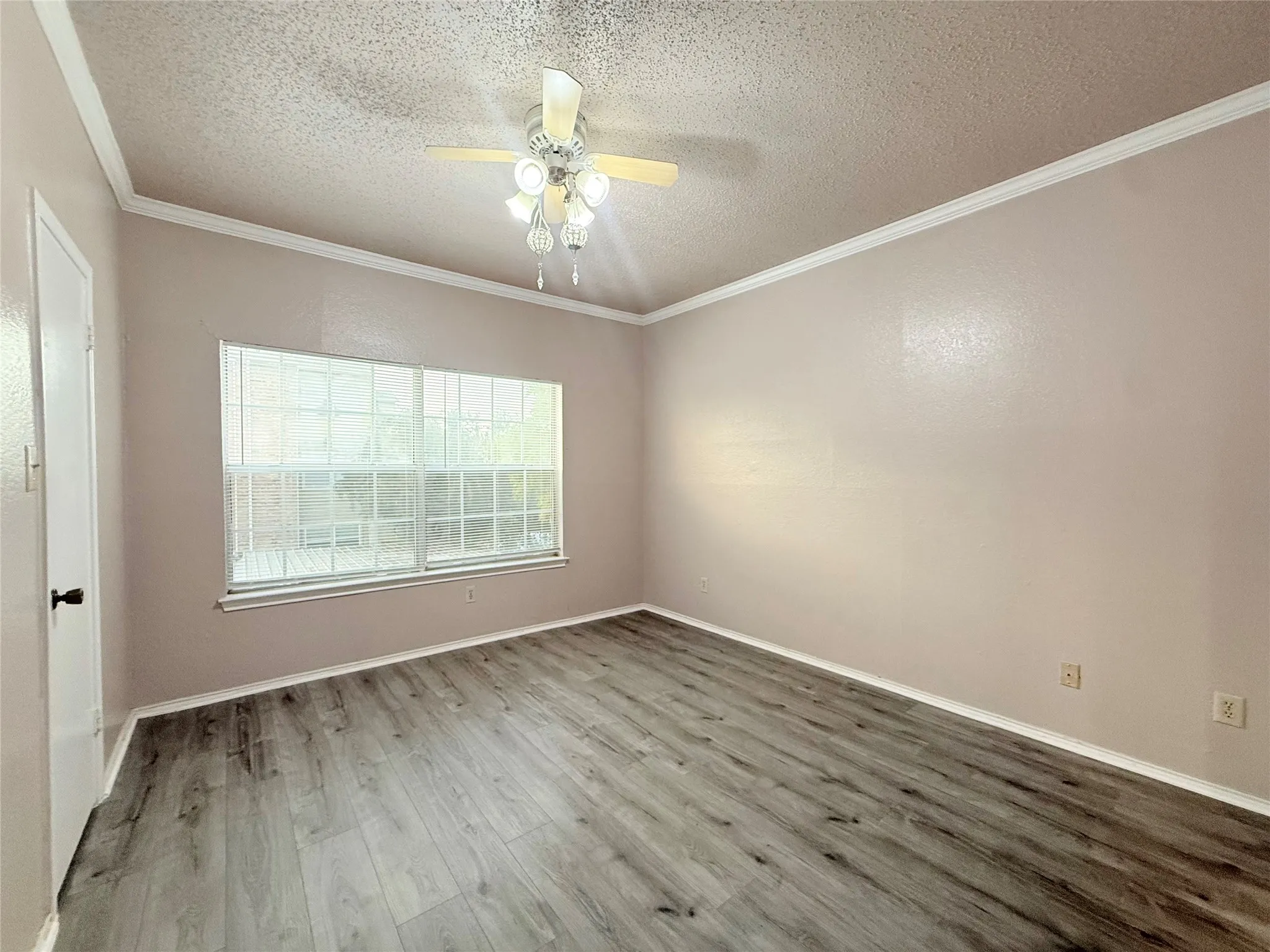 Condominium For Rent in Dallas County , 4115 Esters Road 704, Irving, Texas 75038, 2 Bedroom, 2 Bathroom, Garage spaces, 907 Sqft, built in 1984, mls#21370122, Real Estate Agent in Irving, Homes For Rent in Dallas county, Homes For Rent in Irving, Realtor in Irving Texas, Real Estate Brokerage Independent Realty Texas, Luminita Cordes Realtor