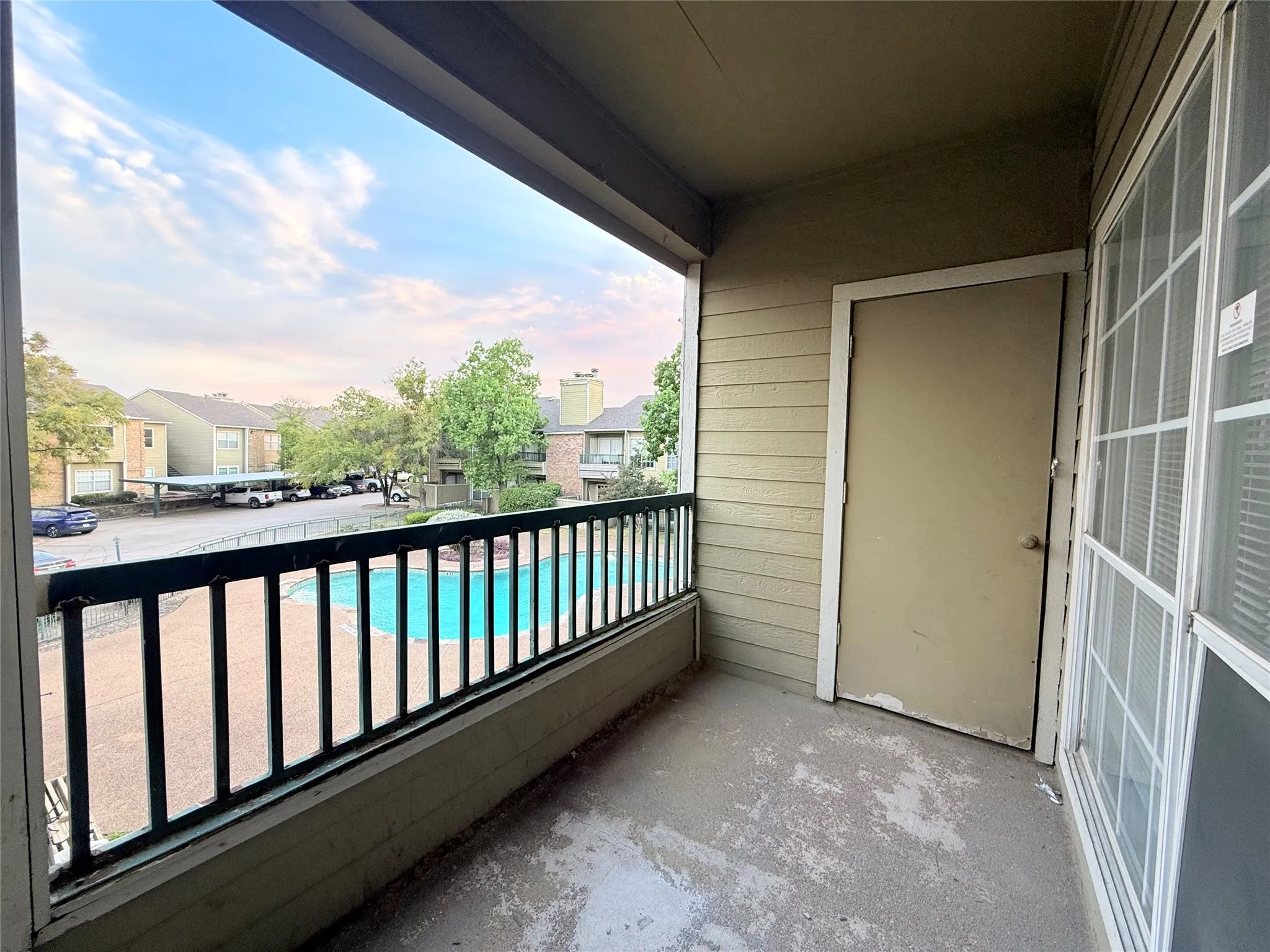 Condominium For Rent in Dallas County , 4115 Esters Road 704, Irving, Texas 75038, 2 Bedroom, 2 Bathroom, Garage spaces, 907 Sqft, built in 1984, mls#21370122, Real Estate Agent in Irving, Homes For Rent in Dallas county, Homes For Rent in Irving, Realtor in Irving Texas, Real Estate Brokerage Independent Realty Texas, Luminita Cordes Realtor