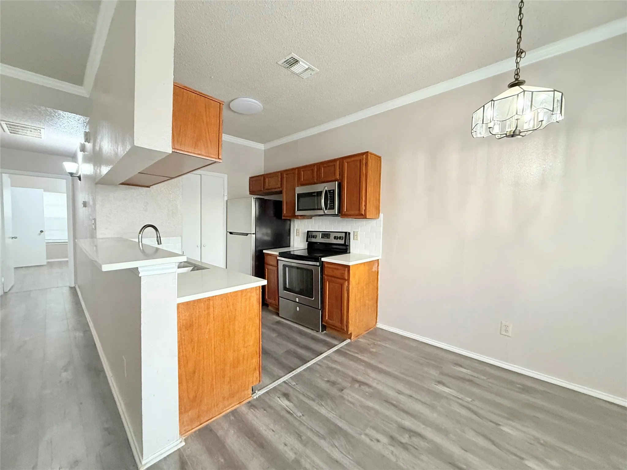 Condominium For Rent in Dallas County , 4115 Esters Road 704, Irving, Texas 75038, 2 Bedroom, 2 Bathroom, Garage spaces, 907 Sqft, built in 1984, mls#21370122, Real Estate Agent in Irving, Homes For Rent in Dallas county, Homes For Rent in Irving, Realtor in Irving Texas, Real Estate Brokerage Independent Realty Texas, Luminita Cordes Realtor
