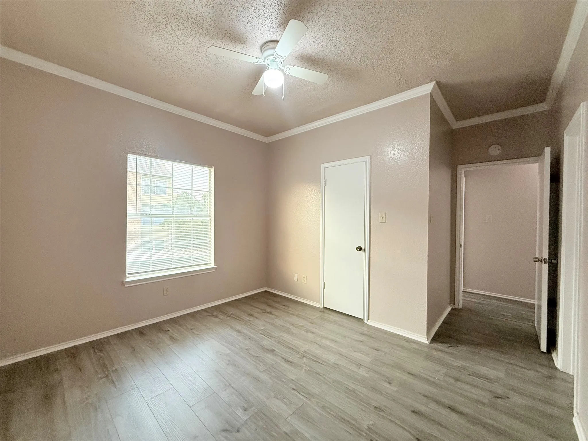 Condominium For Rent in Dallas County , 4115 Esters Road 704, Irving, Texas 75038, 2 Bedroom, 2 Bathroom, Garage spaces, 907 Sqft, built in 1984, mls#21370122, Real Estate Agent in Irving, Homes For Rent in Dallas county, Homes For Rent in Irving, Realtor in Irving Texas, Real Estate Brokerage Independent Realty Texas, Luminita Cordes Realtor