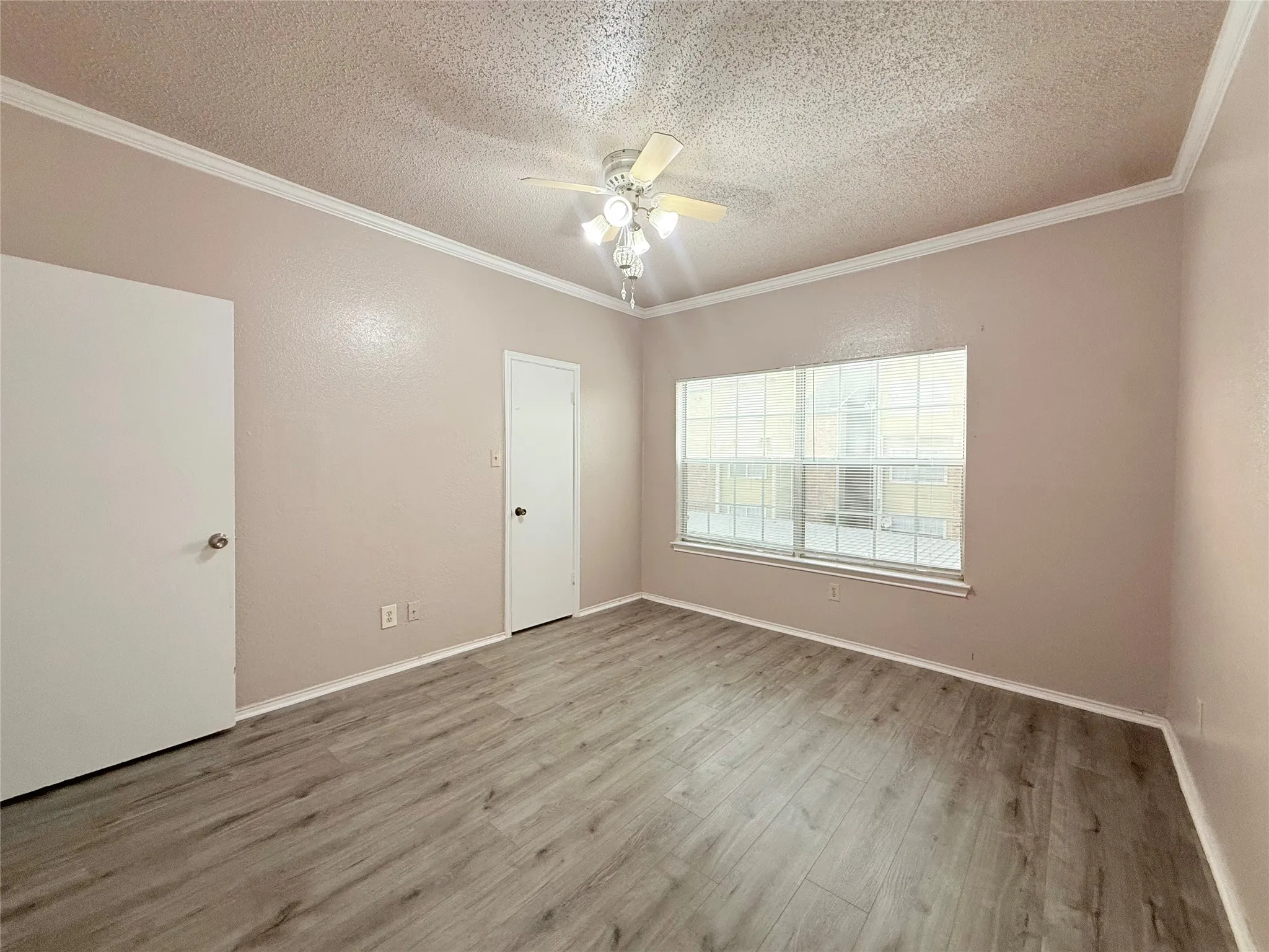 Condominium For Rent in Dallas County , 4115 Esters Road 704, Irving, Texas 75038, 2 Bedroom, 2 Bathroom, Garage spaces, 907 Sqft, built in 1984, mls#21370122, Real Estate Agent in Irving, Homes For Rent in Dallas county, Homes For Rent in Irving, Realtor in Irving Texas, Real Estate Brokerage Independent Realty Texas, Luminita Cordes Realtor
