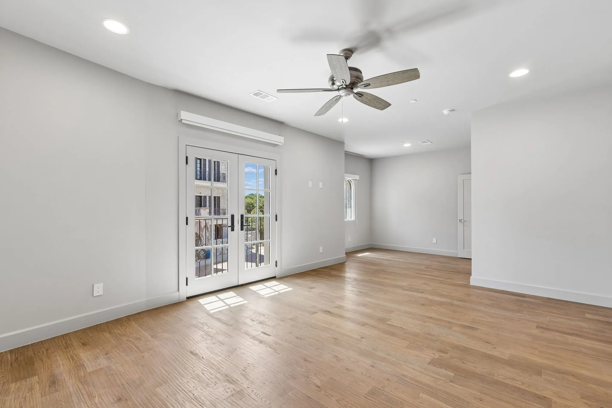 Townhouse For Sale in Tarrant County , 74 Cortes Drive, Westlake, Texas 76262, 4 Bedroom, 5 Bathroom, 2 Garage spaces, 3,550 Sqft, built in 2023, mls#21367895, Real Estate Agent in Westlake, Homes For Sale in Tarrant county, Homes For Sale in Westlake, Realtor in Westlake Texas, Real Estate Brokerage Independent Realty Texas, Luminita Cordes Realtor