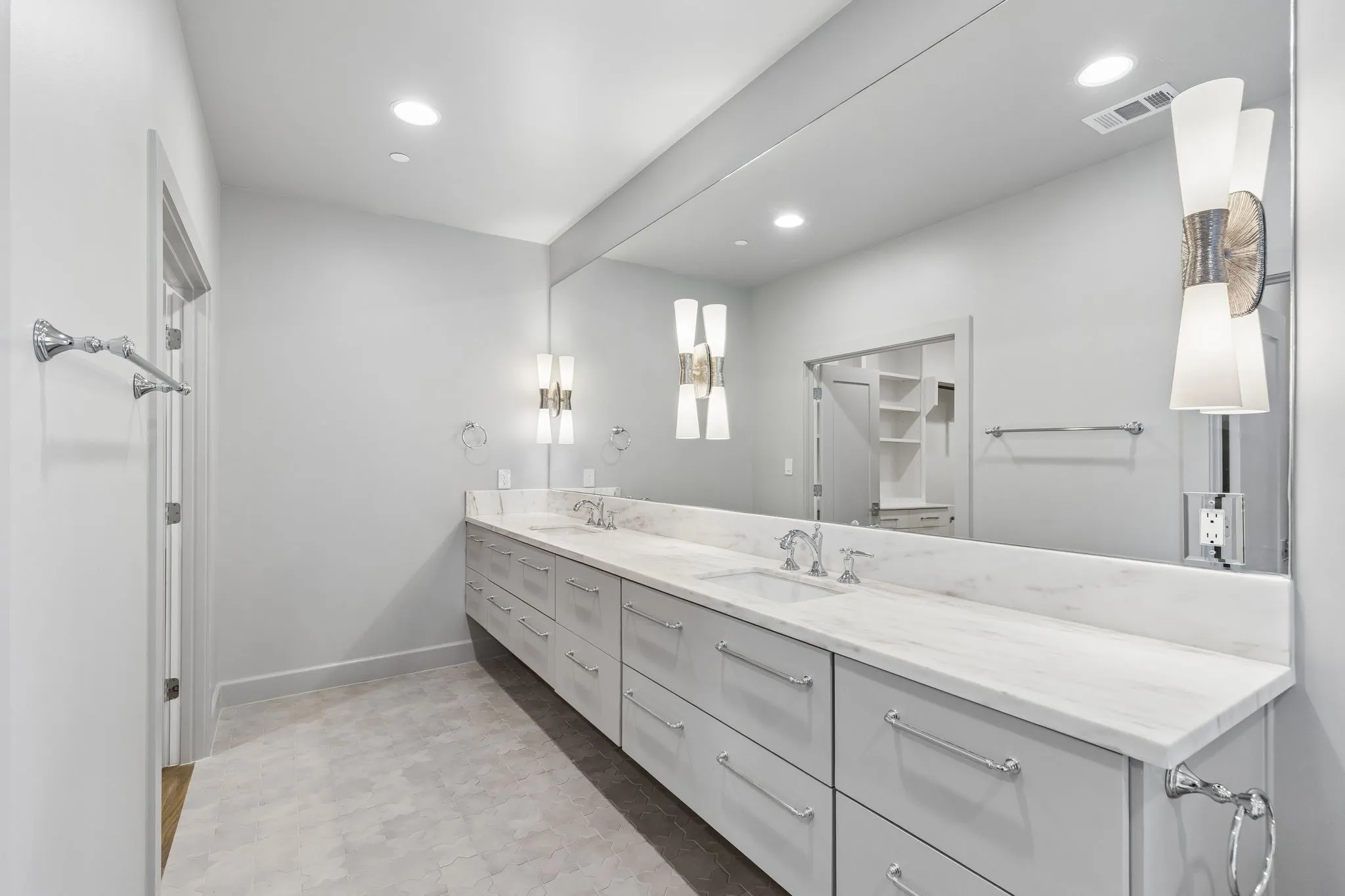 Townhouse For Sale in Tarrant County , 74 Cortes Drive, Westlake, Texas 76262, 4 Bedroom, 5 Bathroom, 2 Garage spaces, 3,550 Sqft, built in 2023, mls#21367895, Real Estate Agent in Westlake, Homes For Sale in Tarrant county, Homes For Sale in Westlake, Realtor in Westlake Texas, Real Estate Brokerage Independent Realty Texas, Luminita Cordes Realtor