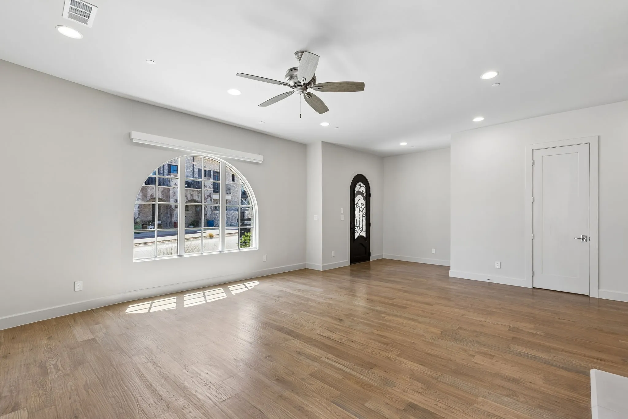 Townhouse For Sale in Tarrant County , 74 Cortes Drive, Westlake, Texas 76262, 4 Bedroom, 5 Bathroom, 2 Garage spaces, 3,550 Sqft, built in 2023, mls#21367895, Real Estate Agent in Westlake, Homes For Sale in Tarrant county, Homes For Sale in Westlake, Realtor in Westlake Texas, Real Estate Brokerage Independent Realty Texas, Luminita Cordes Realtor