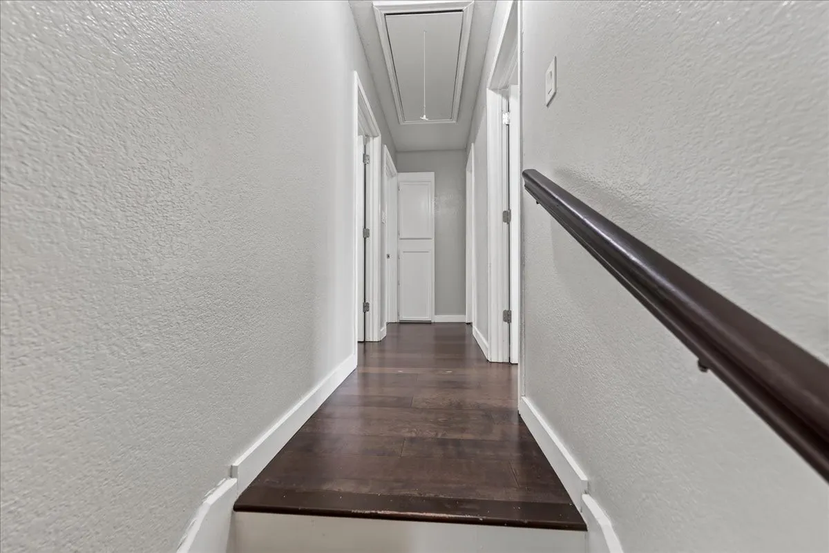 Duplex For Rent in Tarrant County , 3024 Roxboro Road, Euless, Texas 76039, 3 Bedroom, 3 Bathroom, Garage spaces, 1,344 Sqft, built in 1985, mls#21370187, Real Estate Agent in Euless, Homes For Rent in Tarrant county, Homes For Rent in Euless, Realtor in Euless Texas, Real Estate Brokerage Independent Realty Texas, Luminita Cordes Realtor