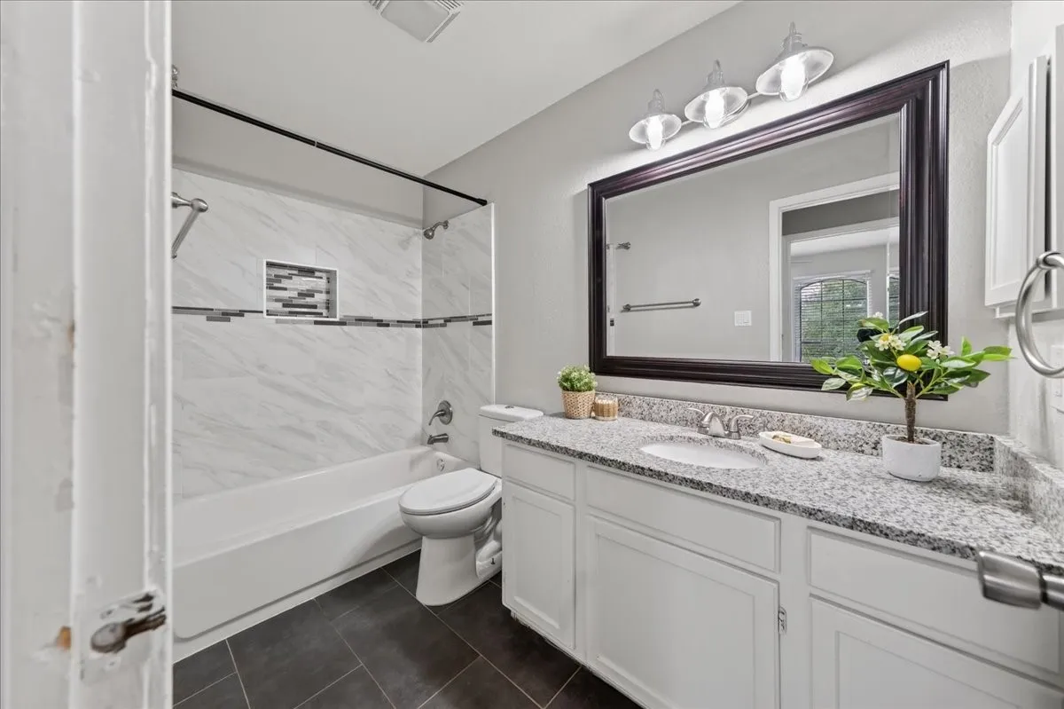 Duplex For Rent in Tarrant County , 3024 Roxboro Road, Euless, Texas 76039, 3 Bedroom, 3 Bathroom, Garage spaces, 1,344 Sqft, built in 1985, mls#21370187, Real Estate Agent in Euless, Homes For Rent in Tarrant county, Homes For Rent in Euless, Realtor in Euless Texas, Real Estate Brokerage Independent Realty Texas, Luminita Cordes Realtor