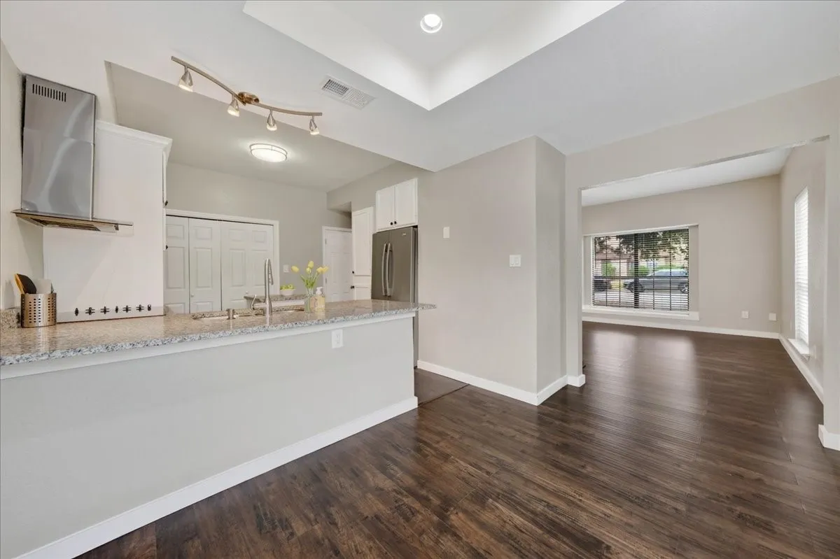 Duplex For Rent in Tarrant County , 3024 Roxboro Road, Euless, Texas 76039, 3 Bedroom, 3 Bathroom, Garage spaces, 1,344 Sqft, built in 1985, mls#21370187, Real Estate Agent in Euless, Homes For Rent in Tarrant county, Homes For Rent in Euless, Realtor in Euless Texas, Real Estate Brokerage Independent Realty Texas, Luminita Cordes Realtor