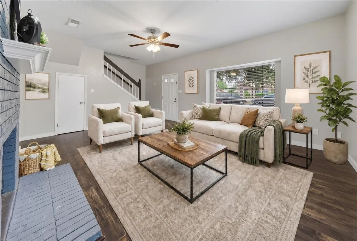 Duplex For Rent in Tarrant County , 3024 Roxboro Road, Euless, Texas 76039, 3 Bedroom, 3 Bathroom, Garage spaces, 1,344 Sqft, built in 1985, mls#21370187, Real Estate Agent in Euless, Homes For Rent in Tarrant county, Homes For Rent in Euless, Realtor in Euless Texas, Real Estate Brokerage Independent Realty Texas, Luminita Cordes Realtor
