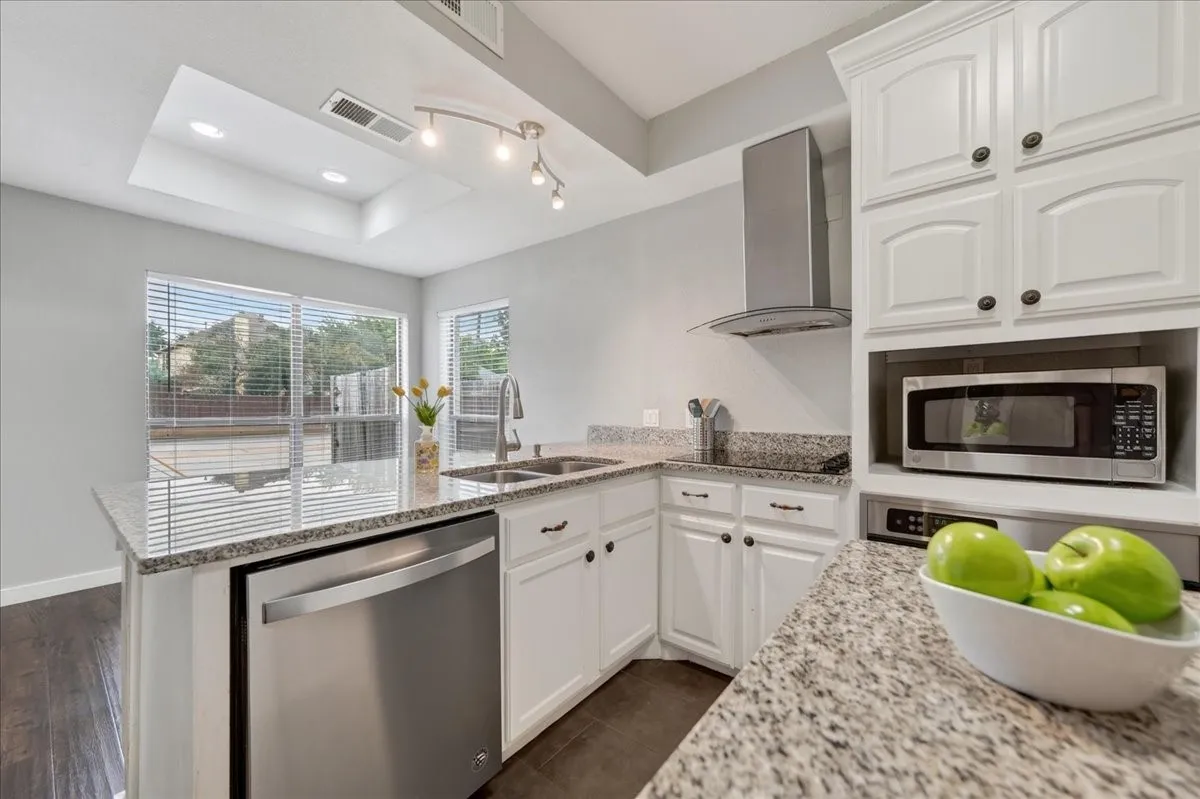 Duplex For Rent in Tarrant County , 3024 Roxboro Road, Euless, Texas 76039, 3 Bedroom, 3 Bathroom, Garage spaces, 1,344 Sqft, built in 1985, mls#21370187, Real Estate Agent in Euless, Homes For Rent in Tarrant county, Homes For Rent in Euless, Realtor in Euless Texas, Real Estate Brokerage Independent Realty Texas, Luminita Cordes Realtor