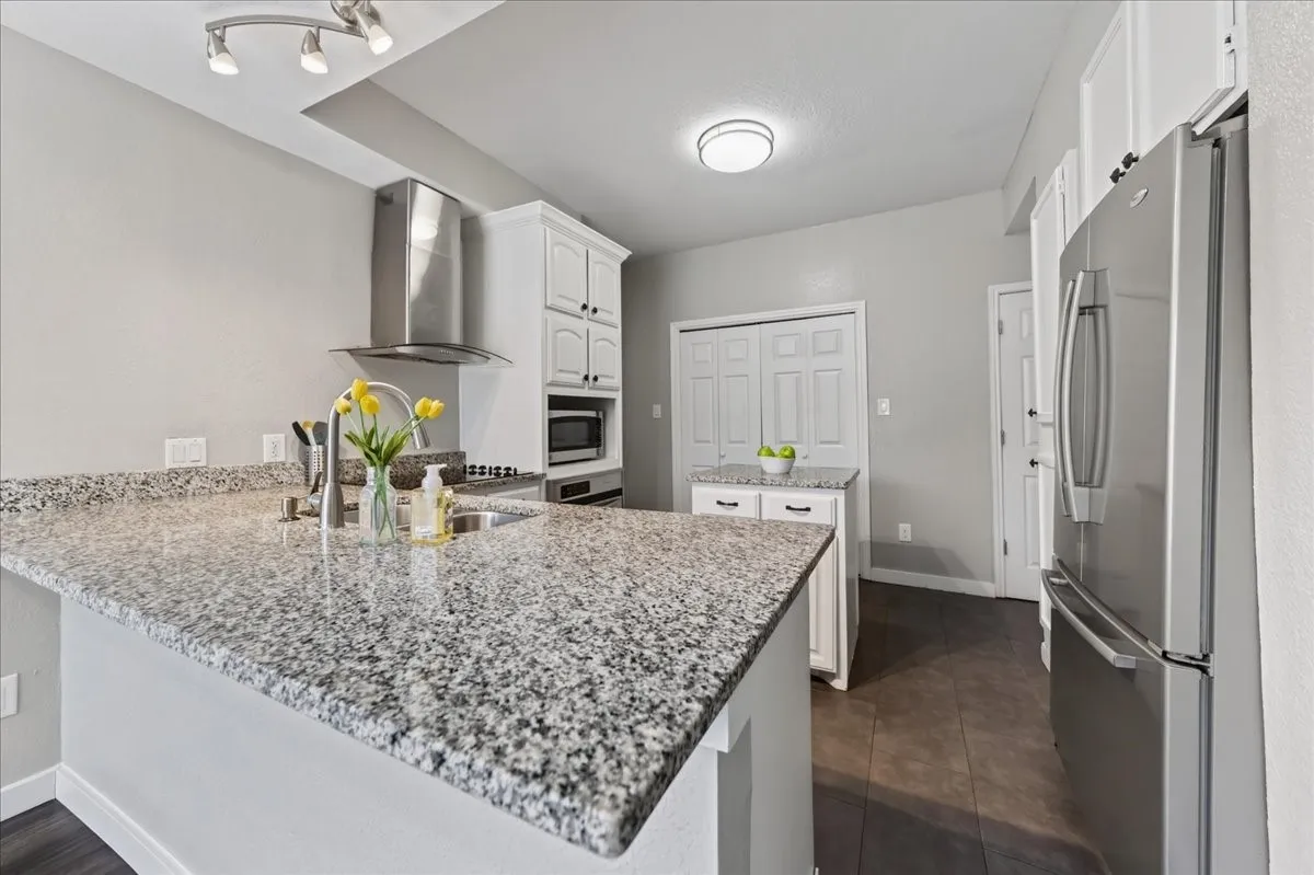 Duplex For Rent in Tarrant County , 3024 Roxboro Road, Euless, Texas 76039, 3 Bedroom, 3 Bathroom, Garage spaces, 1,344 Sqft, built in 1985, mls#21370187, Real Estate Agent in Euless, Homes For Rent in Tarrant county, Homes For Rent in Euless, Realtor in Euless Texas, Real Estate Brokerage Independent Realty Texas, Luminita Cordes Realtor