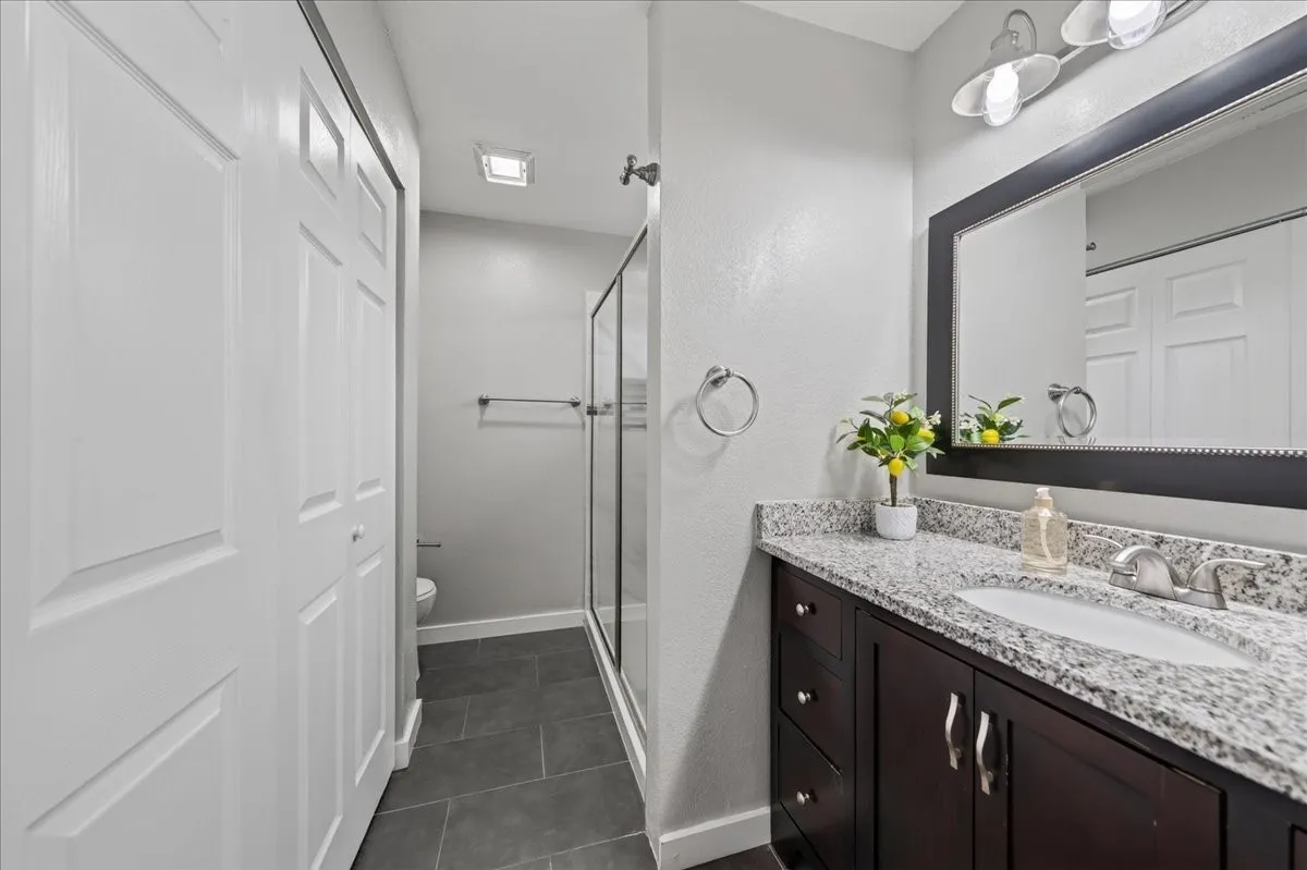 Duplex For Rent in Tarrant County , 3024 Roxboro Road, Euless, Texas 76039, 3 Bedroom, 3 Bathroom, Garage spaces, 1,344 Sqft, built in 1985, mls#21370187, Real Estate Agent in Euless, Homes For Rent in Tarrant county, Homes For Rent in Euless, Realtor in Euless Texas, Real Estate Brokerage Independent Realty Texas, Luminita Cordes Realtor