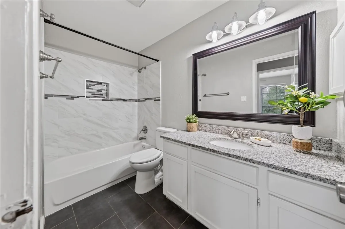 Duplex For Rent in Tarrant County , 3024 Roxboro Road, Euless, Texas 76039, 3 Bedroom, 3 Bathroom, Garage spaces, 1,344 Sqft, built in 1985, mls#21370187, Real Estate Agent in Euless, Homes For Rent in Tarrant county, Homes For Rent in Euless, Realtor in Euless Texas, Real Estate Brokerage Independent Realty Texas, Luminita Cordes Realtor