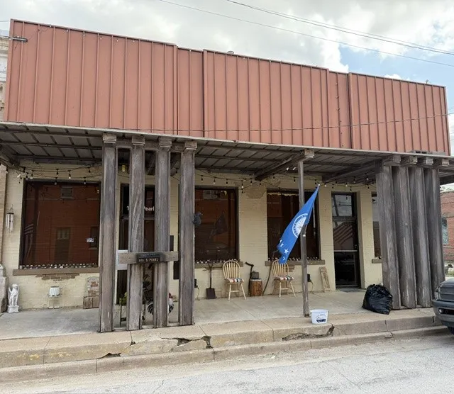 Apartment For Sale in Mc Lennan County , 105 S Pearl Street, Mart, Texas 76664, 3 Bedroom, 2 Bathroom, Garage spaces, 2,000 Sqft, built in 1935, mls#21370184, Real Estate Agent in Mart, Homes For Sale in Mc Lennan county, Homes For Sale in Mart, Realtor in Mart Texas, Real Estate Brokerage Independent Realty Texas, Luminita Cordes Realtor