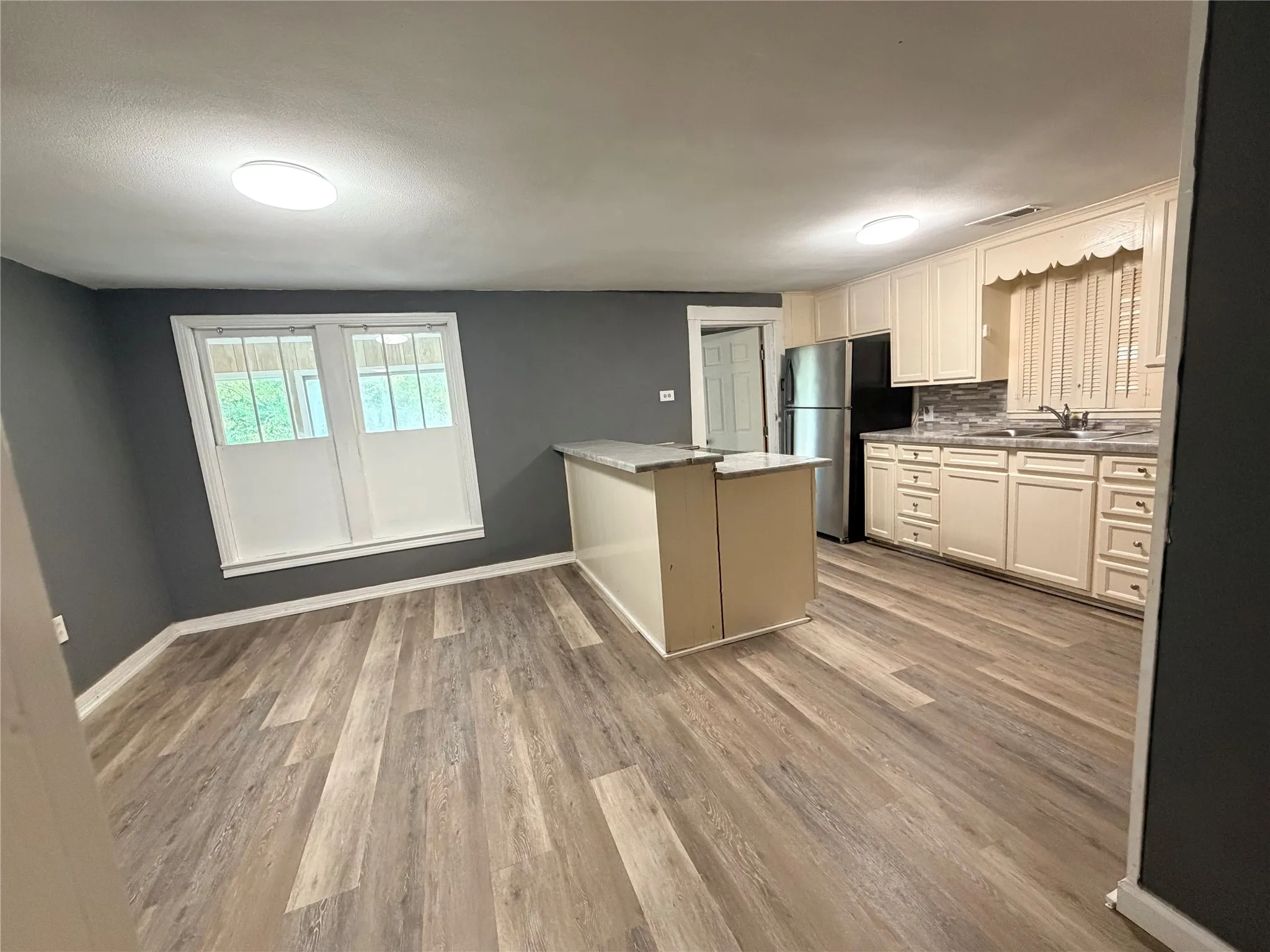 Single Family Residence For Sale in Camp County , 226 County Road 4244, Pittsburg, Texas 75686, 4 Bedroom, 2 Bathroom, 1 Garage spaces, 2,536 Sqft, built in 1958, mls#21369874, Real Estate Agent in Pittsburg, Homes For Sale in Camp county, Homes For Sale in Pittsburg, Realtor in Pittsburg Texas, Real Estate Brokerage Independent Realty Texas, Luminita Cordes Realtor