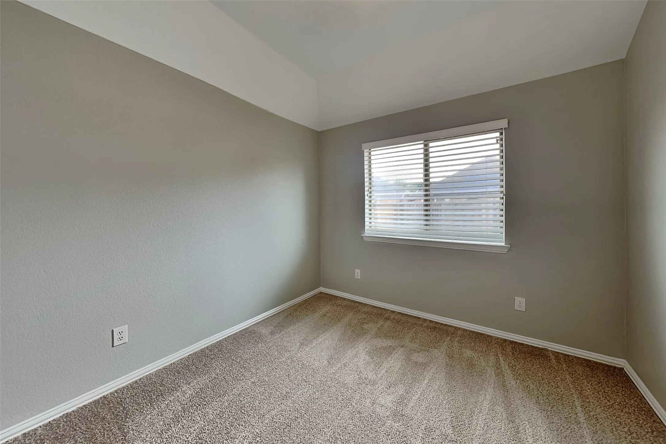Single Family Residence For Rent in Denton County , 2713 Evening Mist Drive, Little Elm, Texas 75068, 4 Bedroom, 2 Bathroom, 2 Garage spaces, 2,110 Sqft, built in 2006, mls#21370137, Real Estate Agent in Little Elm, Homes For Rent in Denton county, Homes For Rent in Little Elm, Realtor in Little Elm Texas, Real Estate Brokerage Independent Realty Texas, Luminita Cordes Realtor