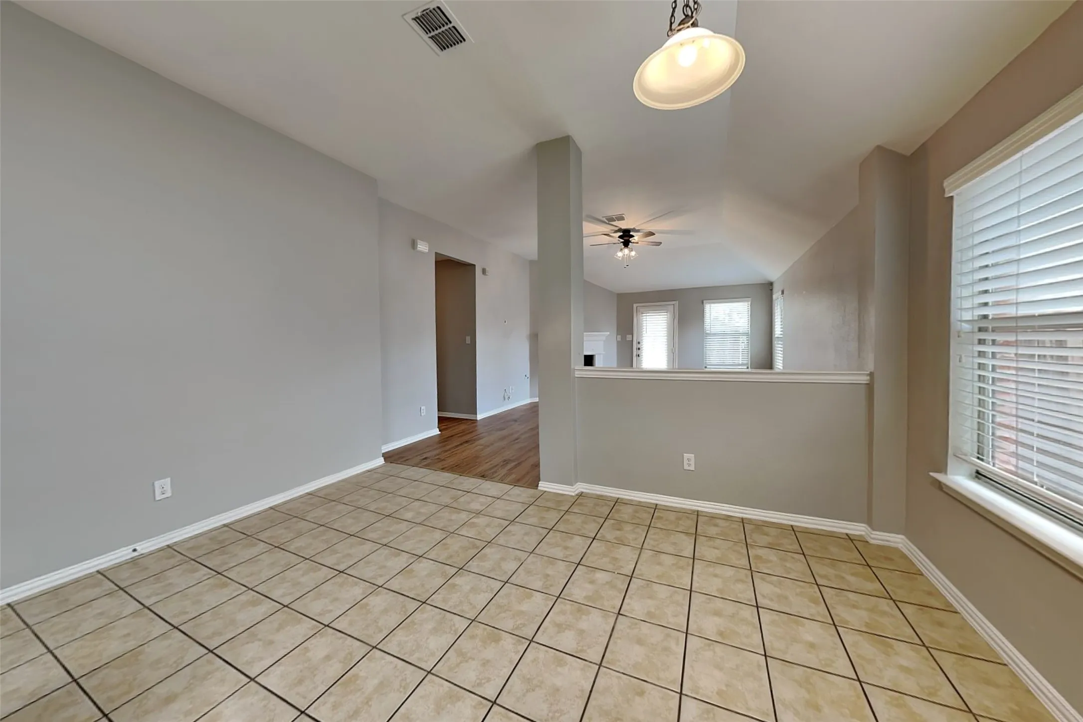 Single Family Residence For Rent in Denton County , 2713 Evening Mist Drive, Little Elm, Texas 75068, 4 Bedroom, 2 Bathroom, 2 Garage spaces, 2,110 Sqft, built in 2006, mls#21370137, Real Estate Agent in Little Elm, Homes For Rent in Denton county, Homes For Rent in Little Elm, Realtor in Little Elm Texas, Real Estate Brokerage Independent Realty Texas, Luminita Cordes Realtor