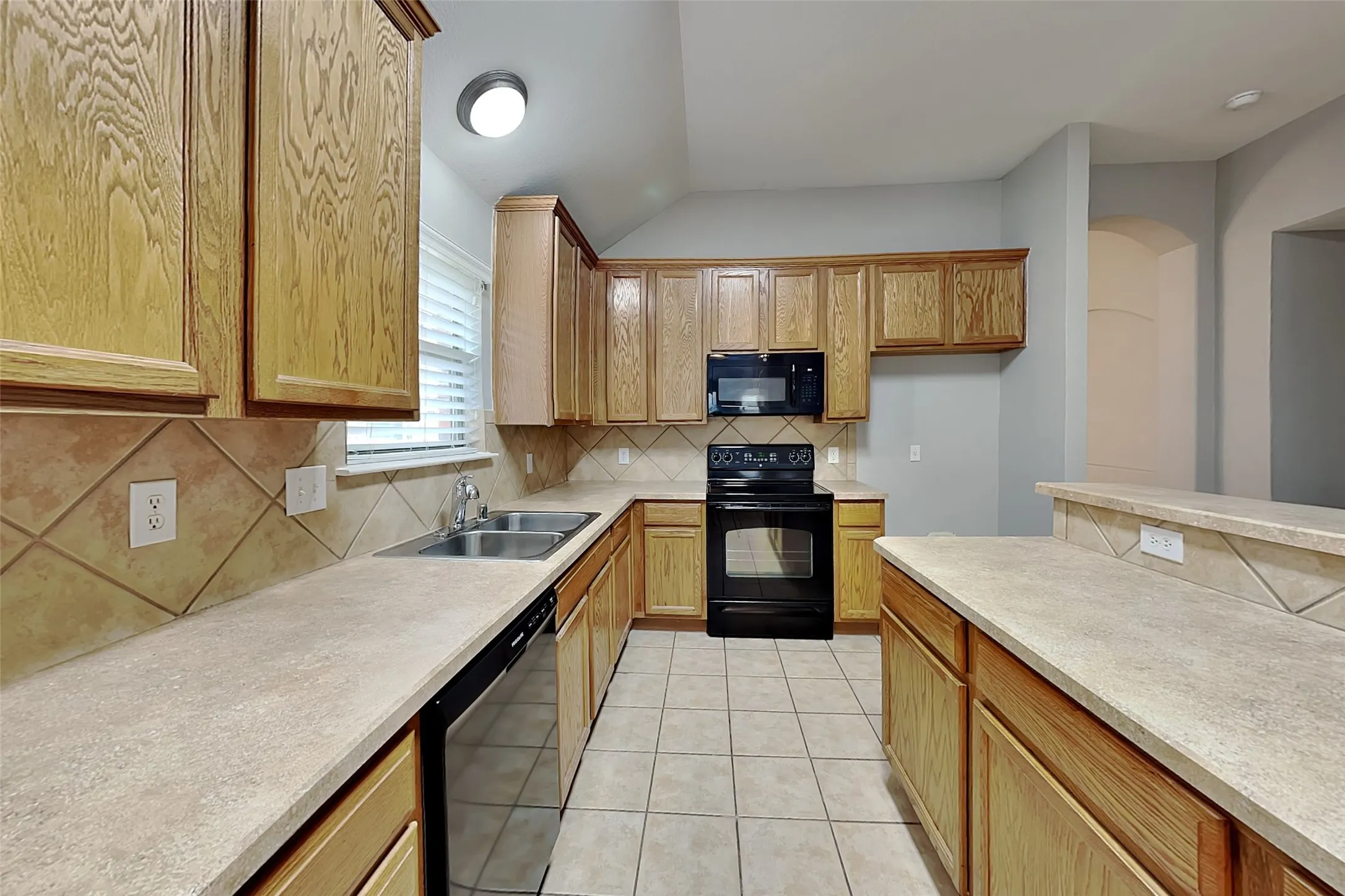 Single Family Residence For Rent in Denton County , 2713 Evening Mist Drive, Little Elm, Texas 75068, 4 Bedroom, 2 Bathroom, 2 Garage spaces, 2,110 Sqft, built in 2006, mls#21370137, Real Estate Agent in Little Elm, Homes For Rent in Denton county, Homes For Rent in Little Elm, Realtor in Little Elm Texas, Real Estate Brokerage Independent Realty Texas, Luminita Cordes Realtor