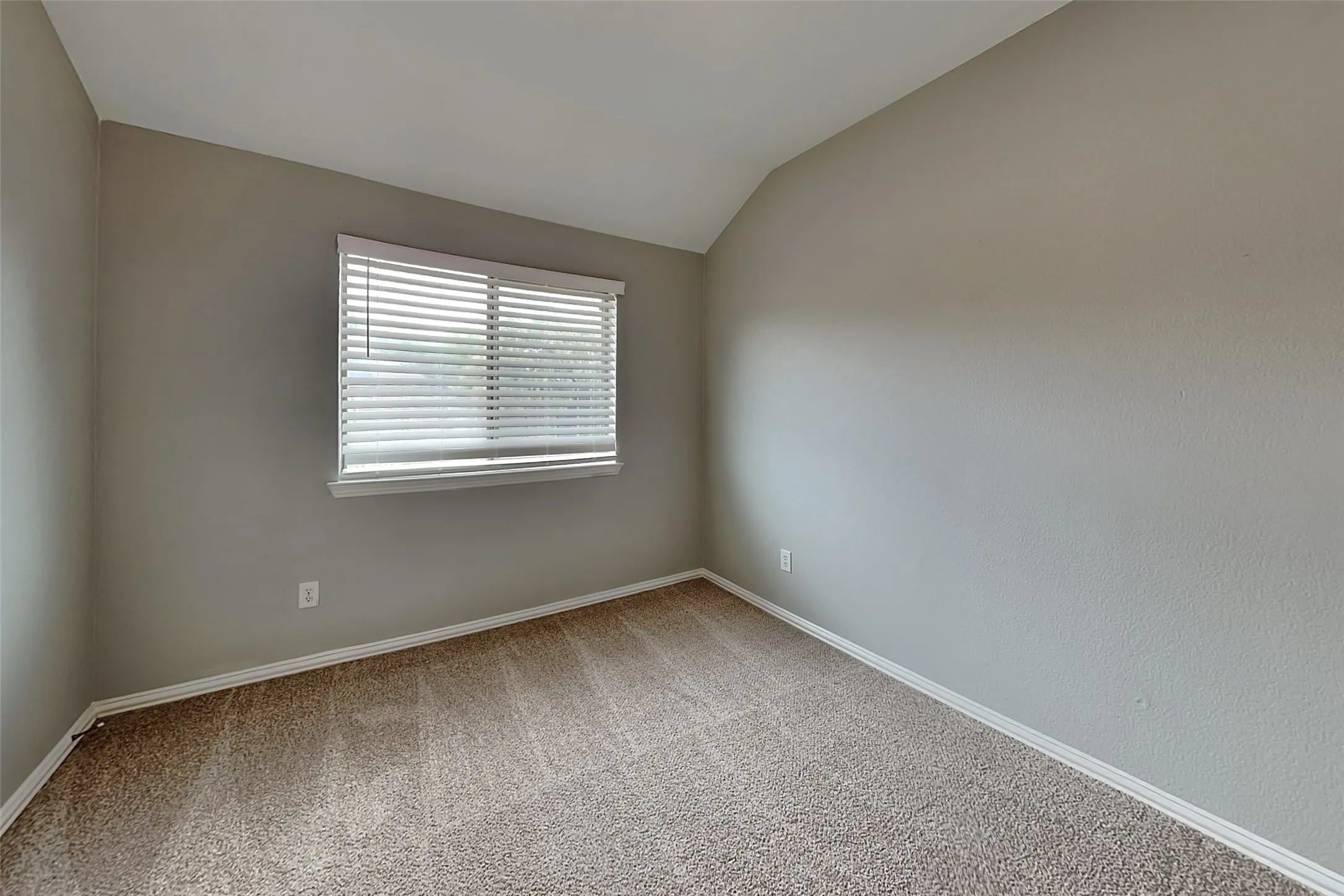 Single Family Residence For Rent in Denton County , 2713 Evening Mist Drive, Little Elm, Texas 75068, 4 Bedroom, 2 Bathroom, 2 Garage spaces, 2,110 Sqft, built in 2006, mls#21370137, Real Estate Agent in Little Elm, Homes For Rent in Denton county, Homes For Rent in Little Elm, Realtor in Little Elm Texas, Real Estate Brokerage Independent Realty Texas, Luminita Cordes Realtor