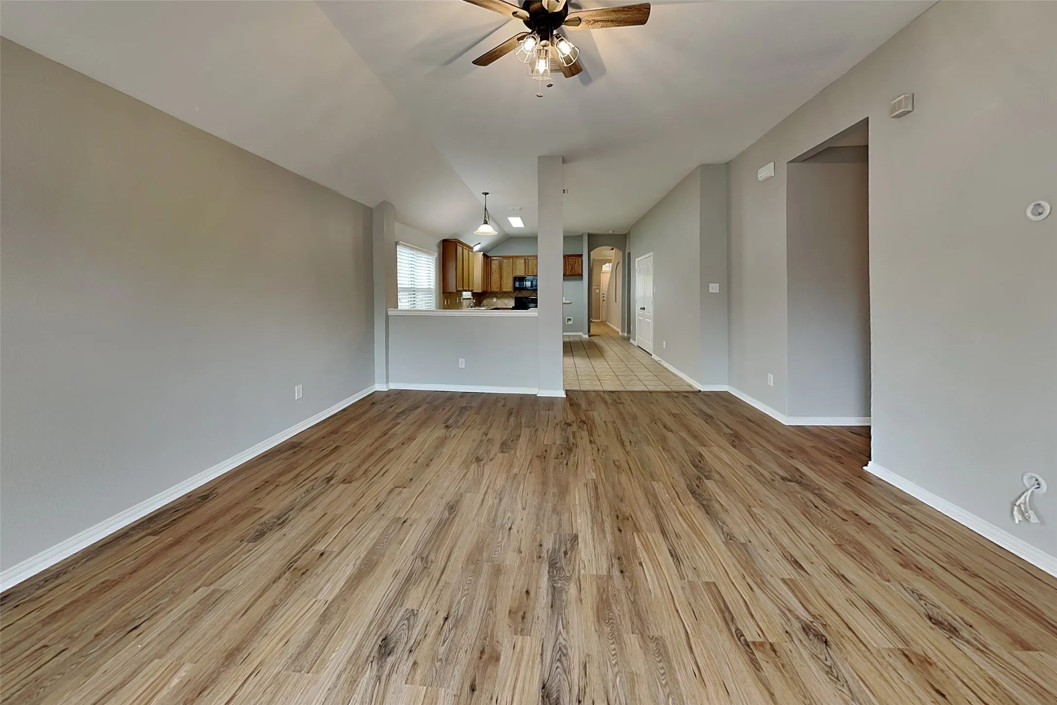 Single Family Residence For Rent in Denton County , 2713 Evening Mist Drive, Little Elm, Texas 75068, 4 Bedroom, 2 Bathroom, 2 Garage spaces, 2,110 Sqft, built in 2006, mls#21370137, Real Estate Agent in Little Elm, Homes For Rent in Denton county, Homes For Rent in Little Elm, Realtor in Little Elm Texas, Real Estate Brokerage Independent Realty Texas, Luminita Cordes Realtor