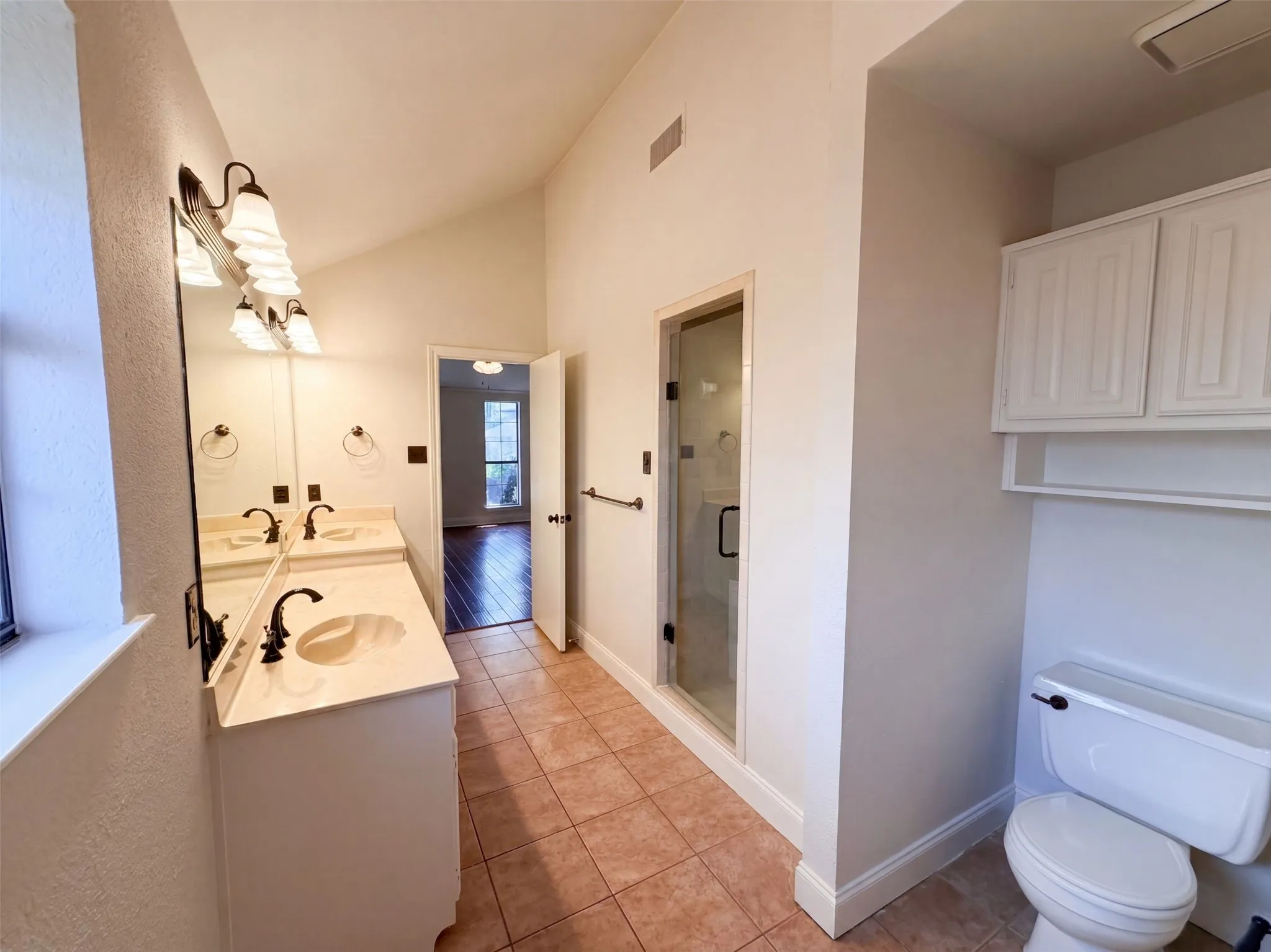 Single Family Residence For Sale in Collin County , 512 W Jefferson Street, Wylie, Texas 75098, 3 Bedroom, 2 Bathroom, 2 Garage spaces, 2,014 Sqft, built in 1986, mls#21370208, Real Estate Agent in Wylie, Homes For Sale in Collin county, Homes For Sale in Wylie, Realtor in Wylie Texas, Real Estate Brokerage Independent Realty Texas, Luminita Cordes Realtor