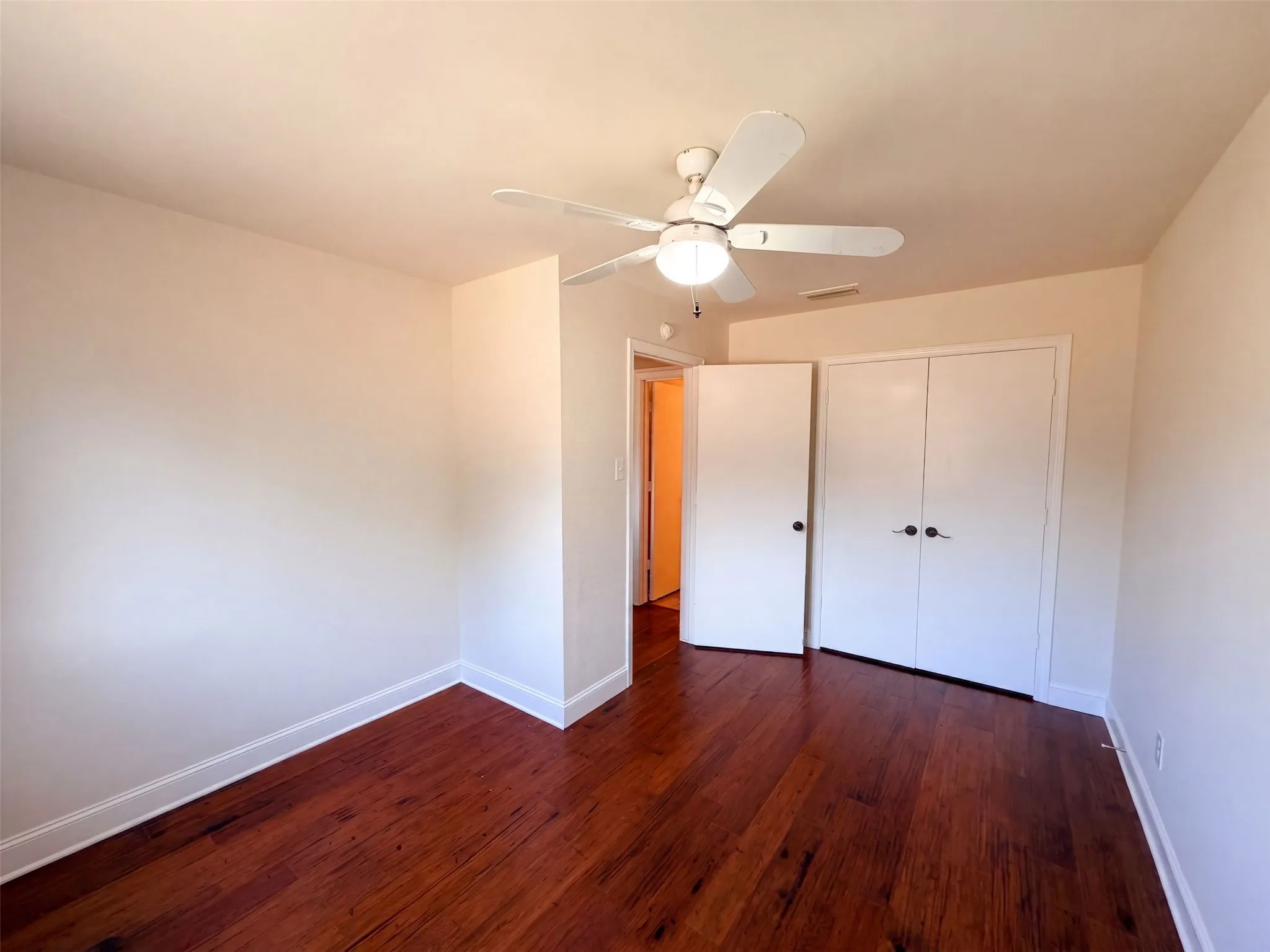 Single Family Residence For Sale in Collin County , 512 W Jefferson Street, Wylie, Texas 75098, 3 Bedroom, 2 Bathroom, 2 Garage spaces, 2,014 Sqft, built in 1986, mls#21370208, Real Estate Agent in Wylie, Homes For Sale in Collin county, Homes For Sale in Wylie, Realtor in Wylie Texas, Real Estate Brokerage Independent Realty Texas, Luminita Cordes Realtor