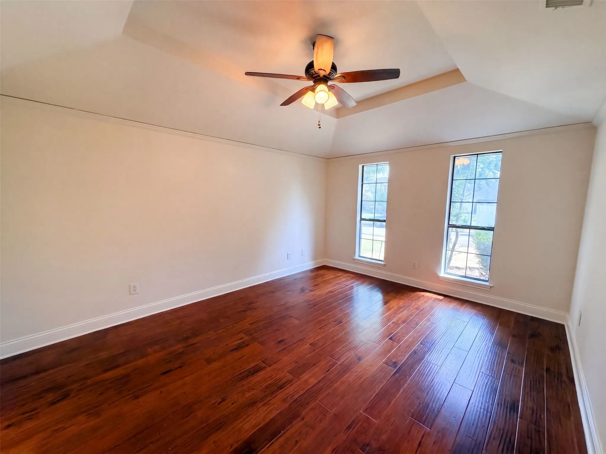 Single Family Residence For Sale in Collin County , 512 W Jefferson Street, Wylie, Texas 75098, 3 Bedroom, 2 Bathroom, 2 Garage spaces, 2,014 Sqft, built in 1986, mls#21370208, Real Estate Agent in Wylie, Homes For Sale in Collin county, Homes For Sale in Wylie, Realtor in Wylie Texas, Real Estate Brokerage Independent Realty Texas, Luminita Cordes Realtor