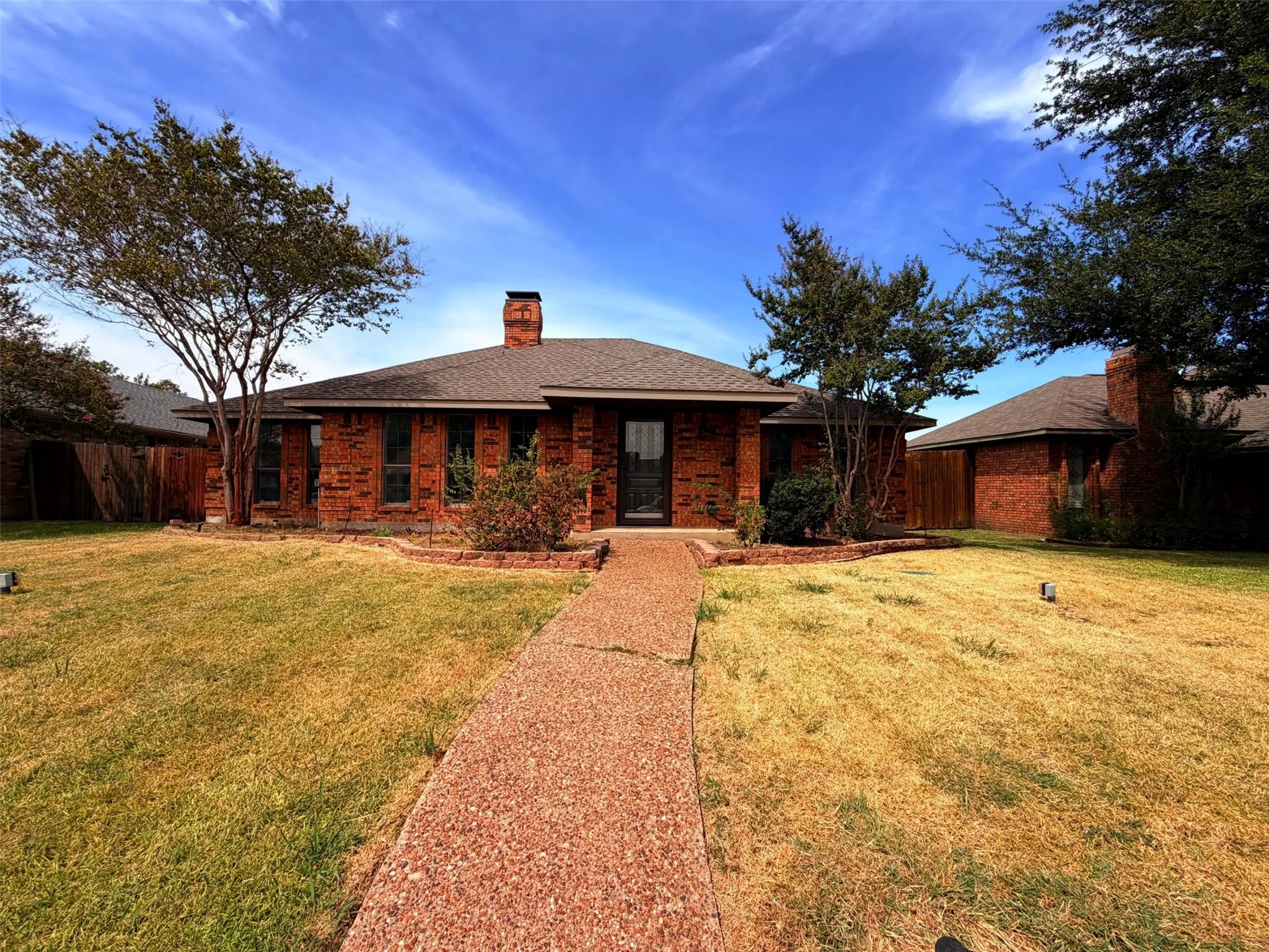Single Family Residence For Sale in Collin County , 512 W Jefferson Street, Wylie, Texas 75098, 3 Bedroom, 2 Bathroom, 2 Garage spaces, 2,014 Sqft, built in 1986, mls#21370208, Real Estate Agent in Wylie, Homes For Sale in Collin county, Homes For Sale in Wylie, Realtor in Wylie Texas, Real Estate Brokerage Independent Realty Texas, Luminita Cordes Realtor