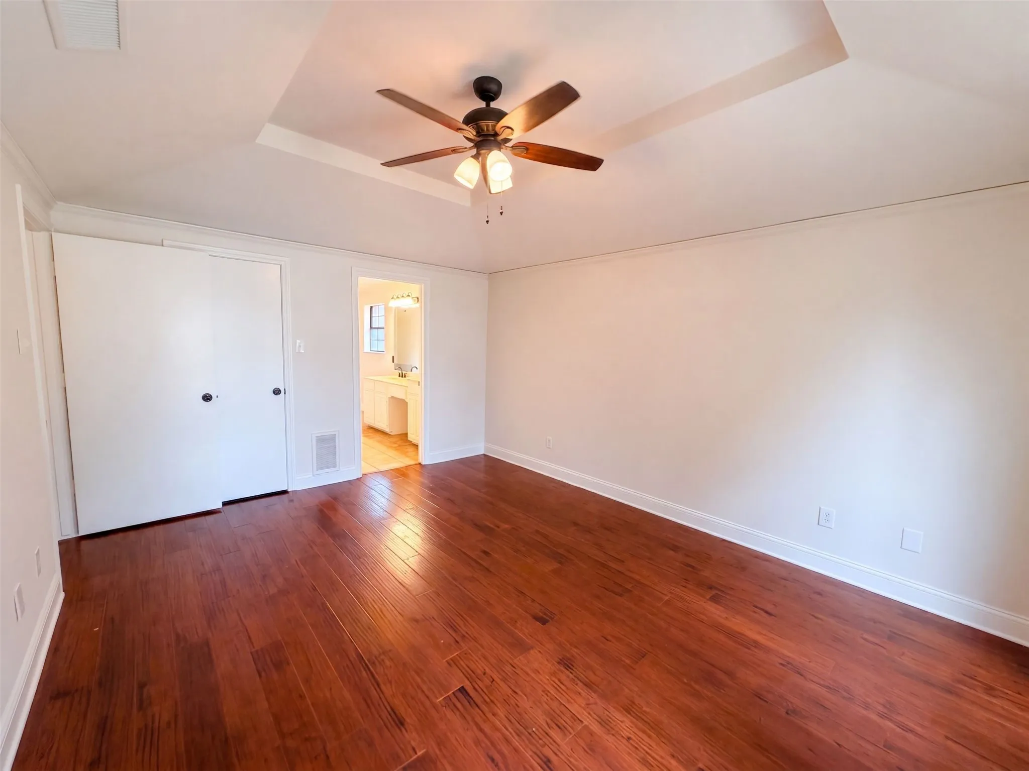 Single Family Residence For Sale in Collin County , 512 W Jefferson Street, Wylie, Texas 75098, 3 Bedroom, 2 Bathroom, 2 Garage spaces, 2,014 Sqft, built in 1986, mls#21370208, Real Estate Agent in Wylie, Homes For Sale in Collin county, Homes For Sale in Wylie, Realtor in Wylie Texas, Real Estate Brokerage Independent Realty Texas, Luminita Cordes Realtor