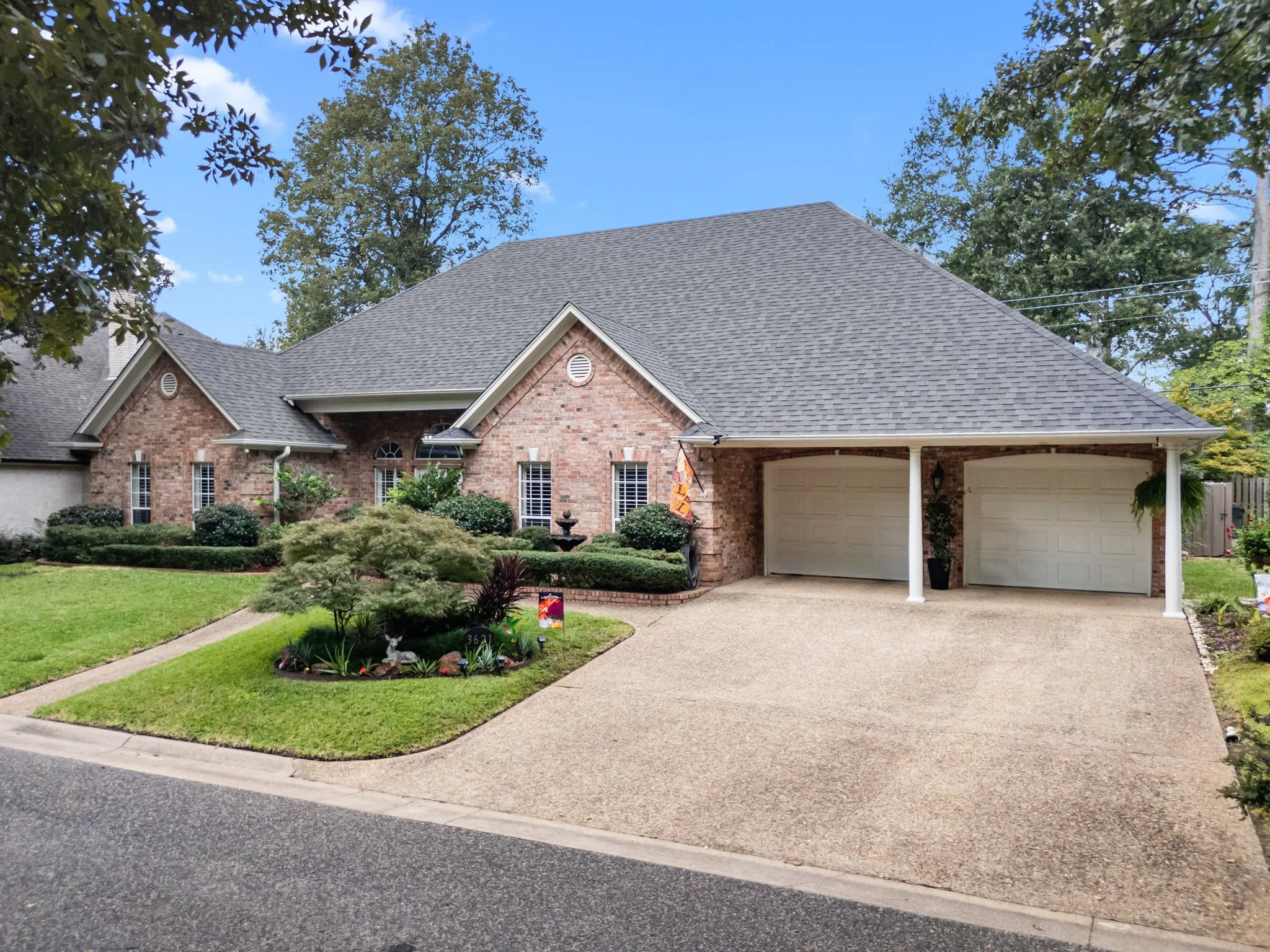 Single Family Residence For Sale in Smith County , 3621 Rock Creek Drive, Tyler, Texas 75707, 4 Bedroom, 2 Bathroom, 2 Garage spaces, 2,414 Sqft, built in 1996, mls#21370219, Real Estate Agent in Tyler, Homes For Sale in Smith county, Homes For Sale in Tyler, Realtor in Tyler Texas, Real Estate Brokerage Independent Realty Texas, Luminita Cordes Realtor