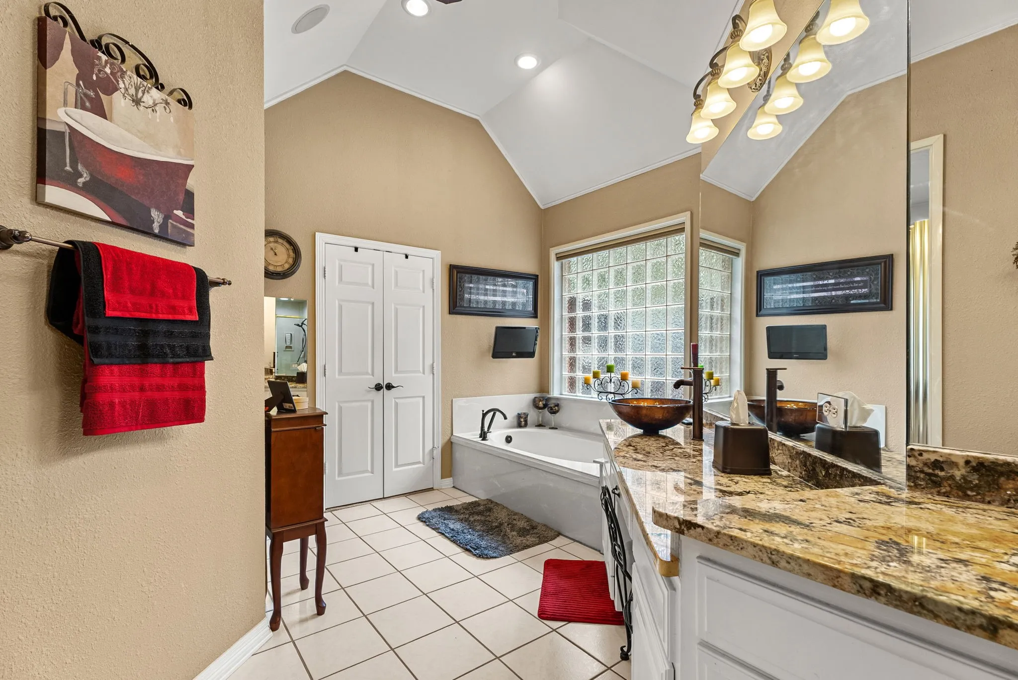 Single Family Residence For Sale in Smith County , 3621 Rock Creek Drive, Tyler, Texas 75707, 4 Bedroom, 2 Bathroom, 2 Garage spaces, 2,414 Sqft, built in 1996, mls#21370219, Real Estate Agent in Tyler, Homes For Sale in Smith county, Homes For Sale in Tyler, Realtor in Tyler Texas, Real Estate Brokerage Independent Realty Texas, Luminita Cordes Realtor