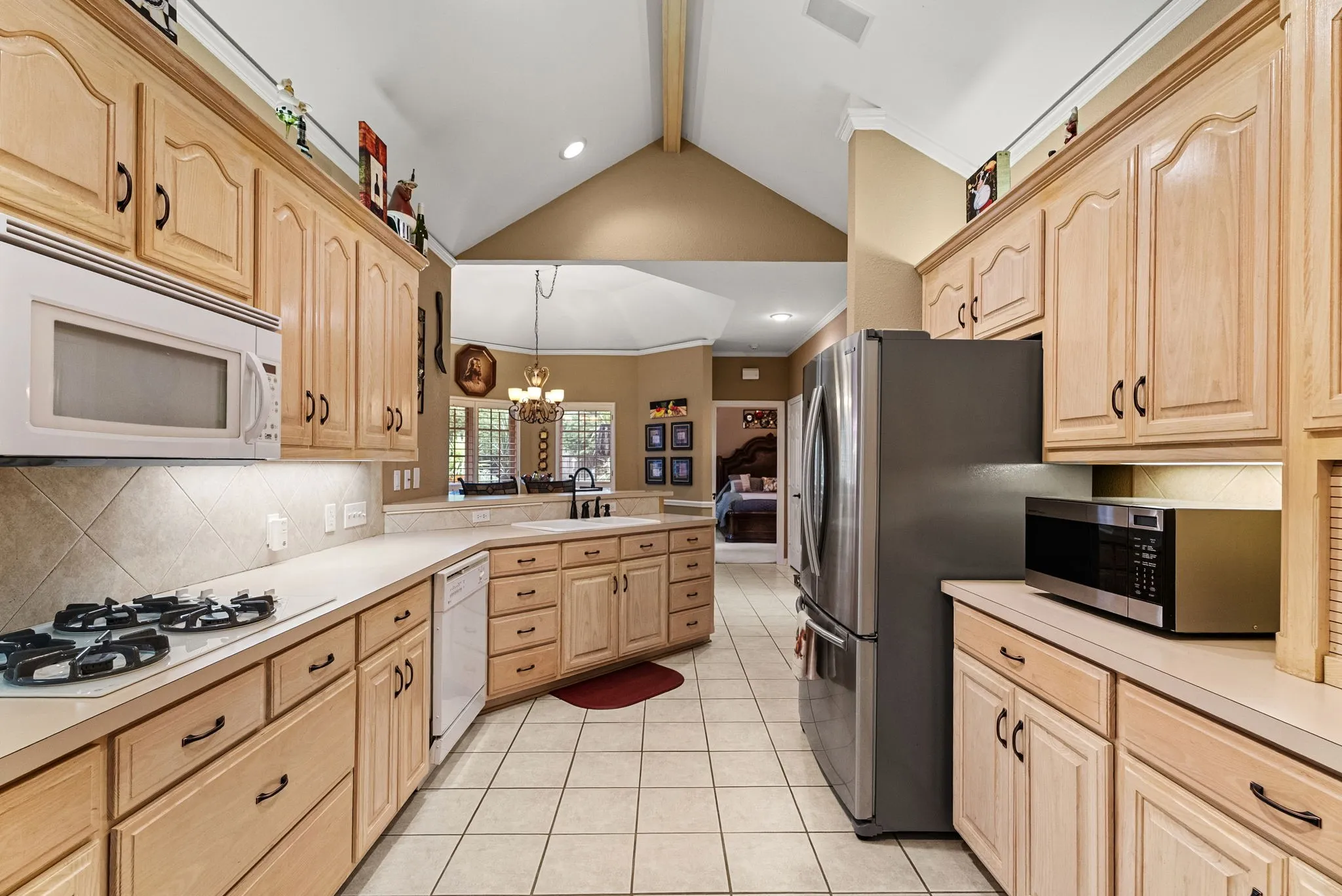 Single Family Residence For Sale in Smith County , 3621 Rock Creek Drive, Tyler, Texas 75707, 4 Bedroom, 2 Bathroom, 2 Garage spaces, 2,414 Sqft, built in 1996, mls#21370219, Real Estate Agent in Tyler, Homes For Sale in Smith county, Homes For Sale in Tyler, Realtor in Tyler Texas, Real Estate Brokerage Independent Realty Texas, Luminita Cordes Realtor