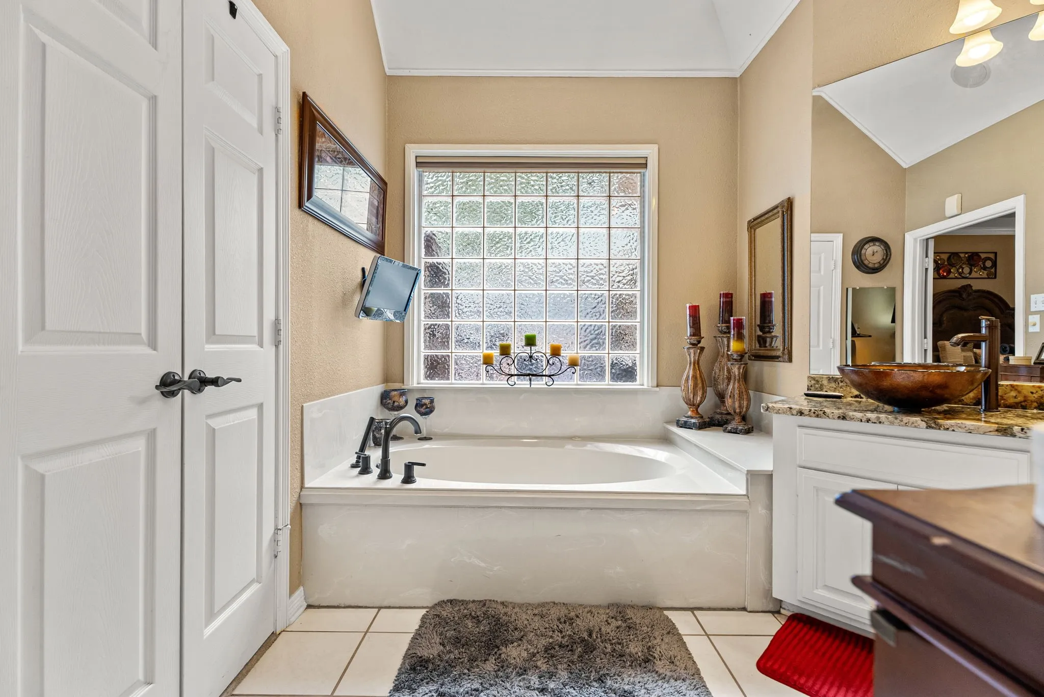 Single Family Residence For Sale in Smith County , 3621 Rock Creek Drive, Tyler, Texas 75707, 4 Bedroom, 2 Bathroom, 2 Garage spaces, 2,414 Sqft, built in 1996, mls#21370219, Real Estate Agent in Tyler, Homes For Sale in Smith county, Homes For Sale in Tyler, Realtor in Tyler Texas, Real Estate Brokerage Independent Realty Texas, Luminita Cordes Realtor