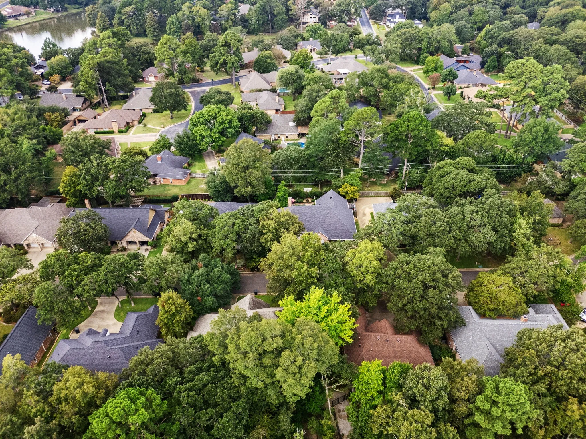 Single Family Residence For Sale in Smith County , 3621 Rock Creek Drive, Tyler, Texas 75707, 4 Bedroom, 2 Bathroom, 2 Garage spaces, 2,414 Sqft, built in 1996, mls#21370219, Real Estate Agent in Tyler, Homes For Sale in Smith county, Homes For Sale in Tyler, Realtor in Tyler Texas, Real Estate Brokerage Independent Realty Texas, Luminita Cordes Realtor