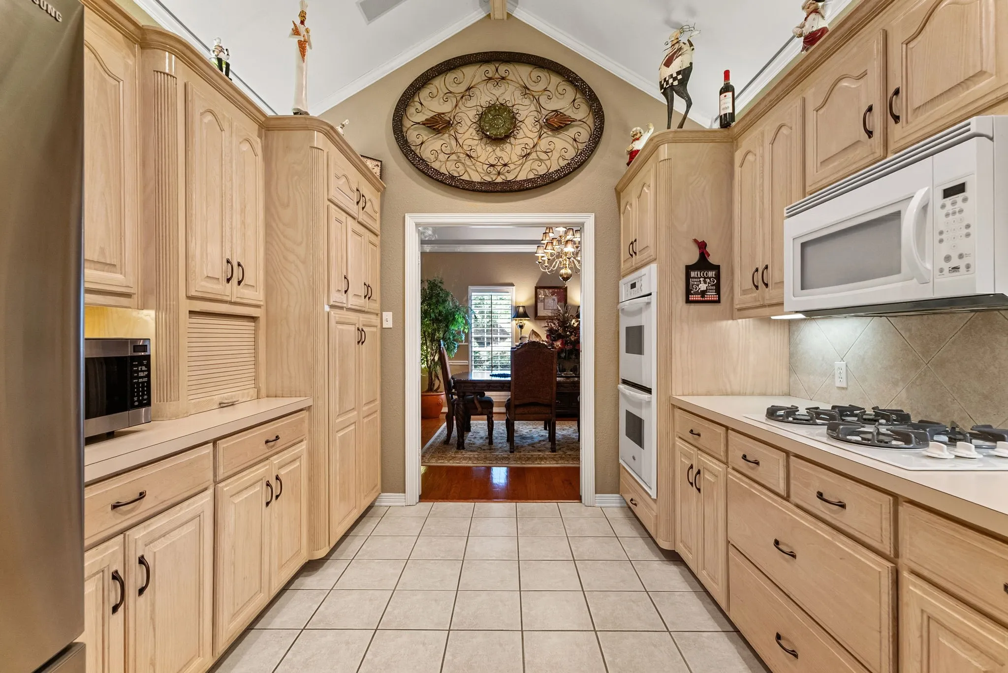Single Family Residence For Sale in Smith County , 3621 Rock Creek Drive, Tyler, Texas 75707, 4 Bedroom, 2 Bathroom, 2 Garage spaces, 2,414 Sqft, built in 1996, mls#21370219, Real Estate Agent in Tyler, Homes For Sale in Smith county, Homes For Sale in Tyler, Realtor in Tyler Texas, Real Estate Brokerage Independent Realty Texas, Luminita Cordes Realtor