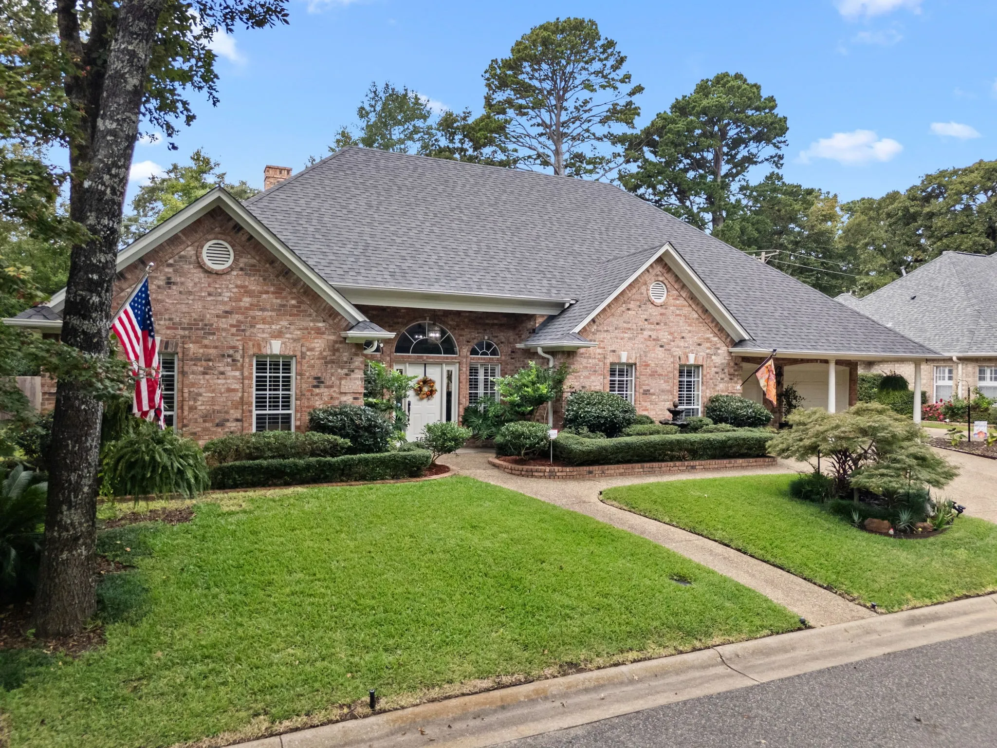 Single Family Residence For Sale in Smith County , 3621 Rock Creek Drive, Tyler, Texas 75707, 4 Bedroom, 2 Bathroom, 2 Garage spaces, 2,414 Sqft, built in 1996, mls#21370219, Real Estate Agent in Tyler, Homes For Sale in Smith county, Homes For Sale in Tyler, Realtor in Tyler Texas, Real Estate Brokerage Independent Realty Texas, Luminita Cordes Realtor