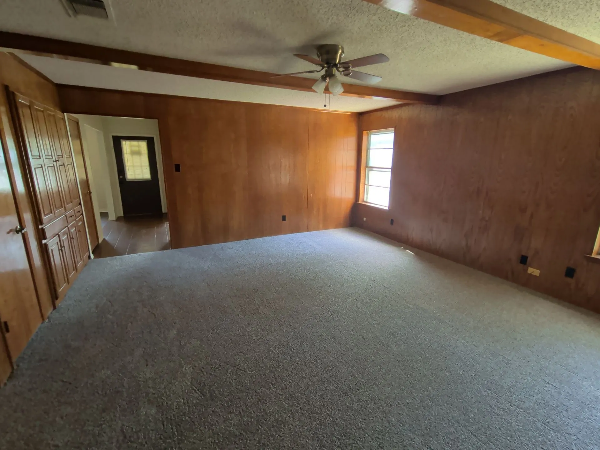 Single Family Residence For Rent in Tarrant County , 5541 Wood View Street, North Richland Hills, Texas 76180, 3 Bedroom, 2 Bathroom, 2 Garage spaces, 2,042 Sqft, built in 1980, mls#21370068, Real Estate Agent in North Richland Hills, Homes For Rent in Tarrant county, Homes For Rent in North Richland Hills, Realtor in North Richland Hills Texas, Real Estate Brokerage Independent Realty Texas, Luminita Cordes Realtor