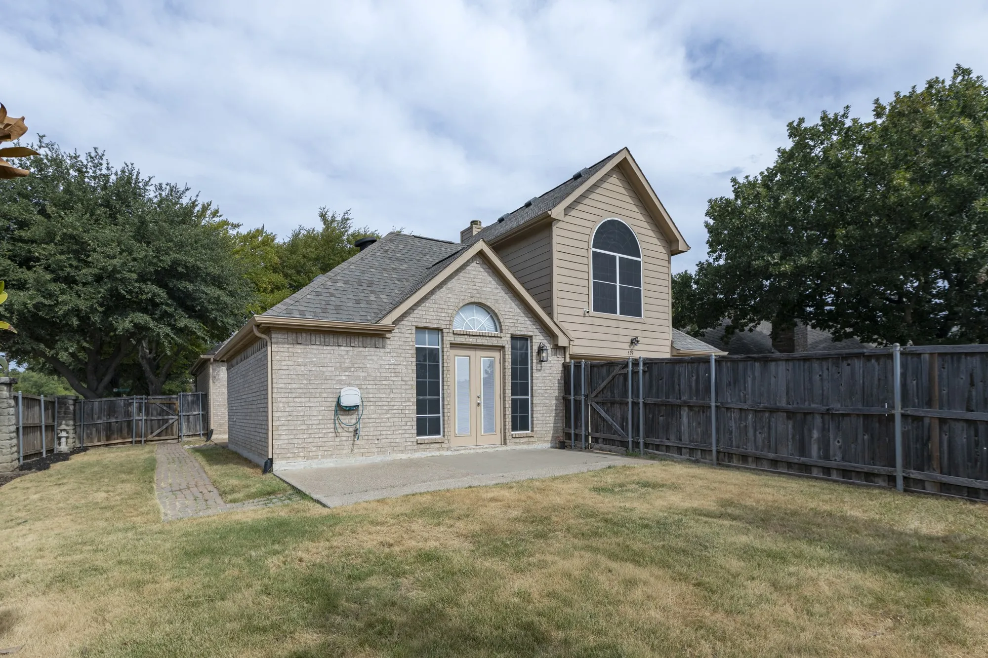 Single Family Residence For Sale in Collin County , 529 Colgate Drive, Allen, Texas 75013, 4 Bedroom, 3 Bathroom, 2 Garage spaces, 2,370 Sqft, built in 1997, mls#21369058, Real Estate Agent in Allen, Homes For Sale in Collin county, Homes For Sale in Allen, Realtor in Allen Texas, Real Estate Brokerage Independent Realty Texas, Luminita Cordes Realtor