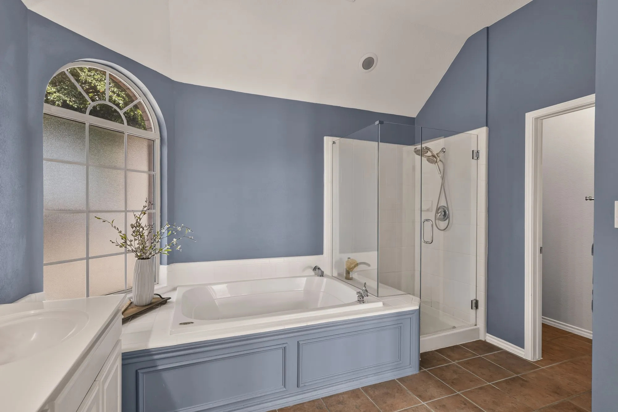 Single Family Residence For Sale in Collin County , 529 Colgate Drive, Allen, Texas 75013, 4 Bedroom, 3 Bathroom, 2 Garage spaces, 2,370 Sqft, built in 1997, mls#21369058, Real Estate Agent in Allen, Homes For Sale in Collin county, Homes For Sale in Allen, Realtor in Allen Texas, Real Estate Brokerage Independent Realty Texas, Luminita Cordes Realtor